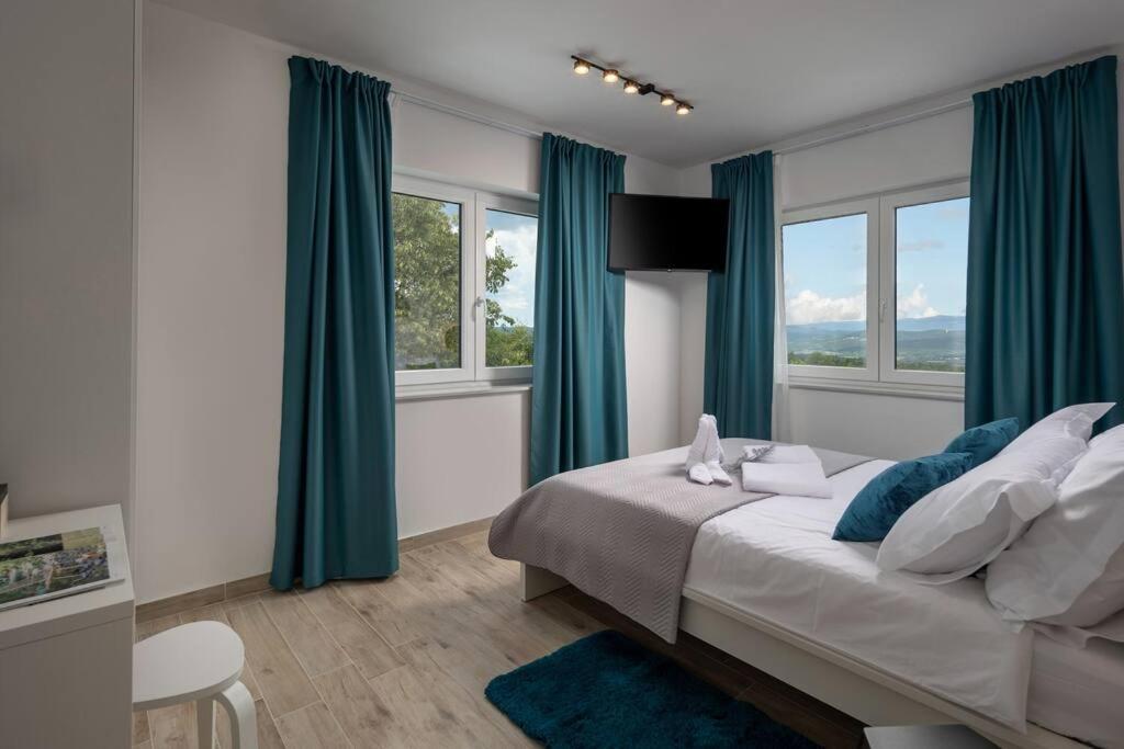 Three-Bedroom Villa photo 3