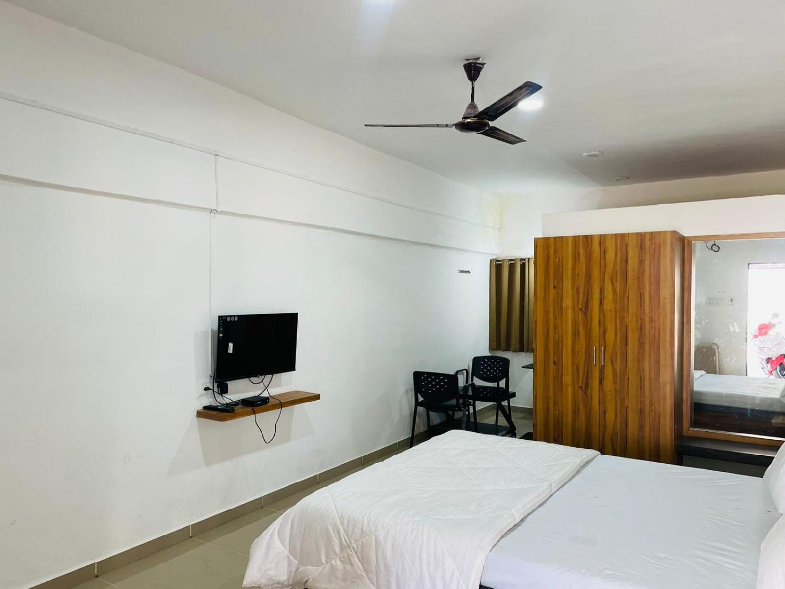 Deluxe Room - Photo 3