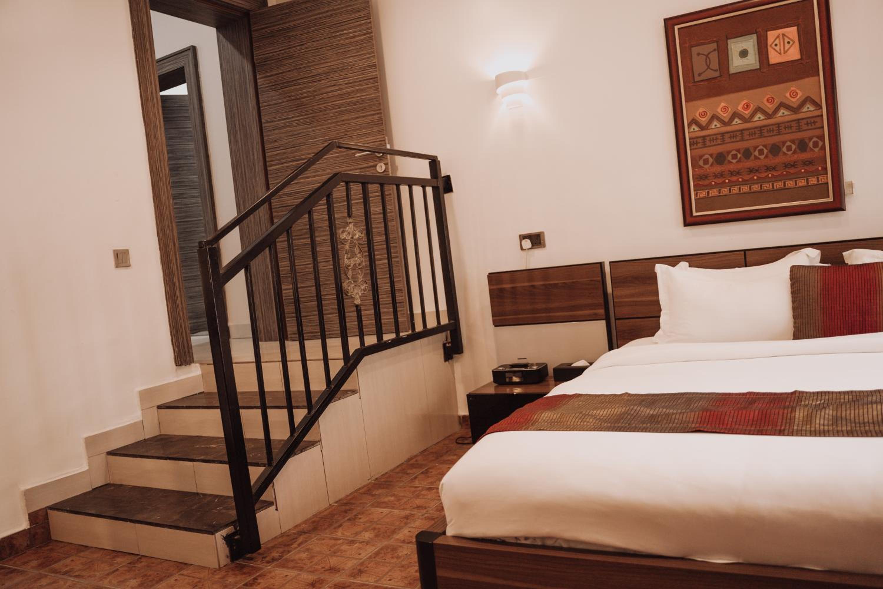Two-Bedroom Apartment with Balcony photo 2