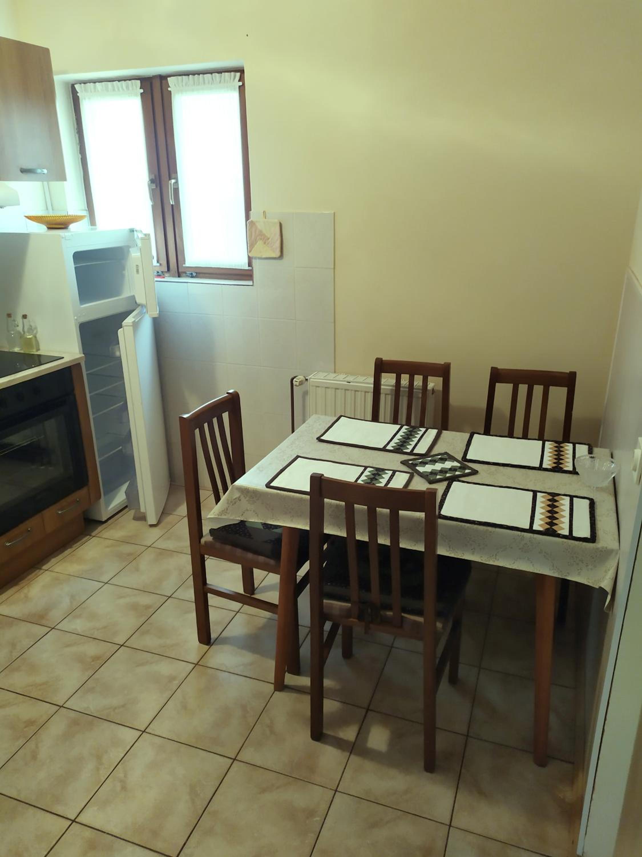 One-Bedroom Apartment - Photo 7