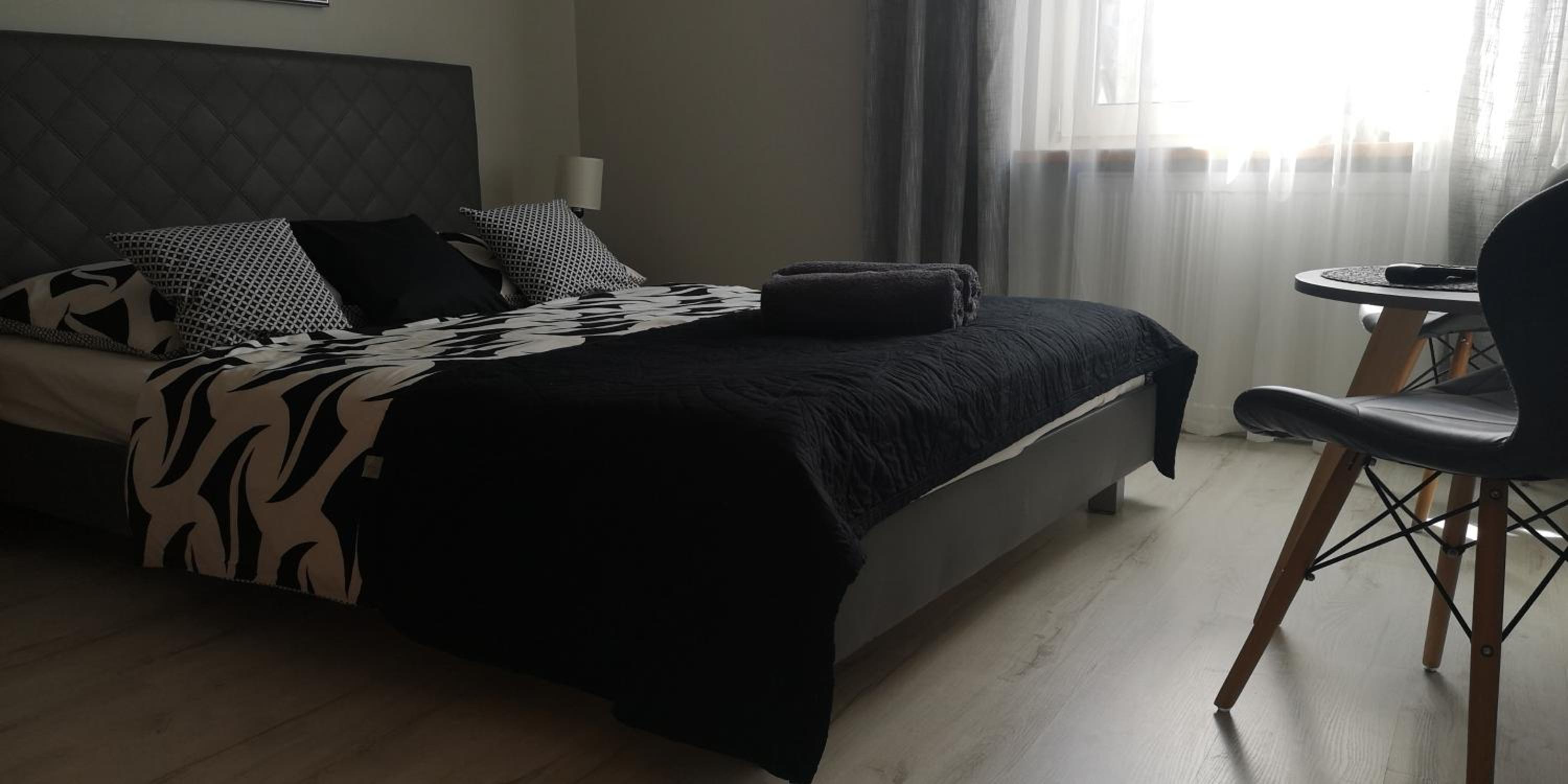 Small Double Room - Photo 3