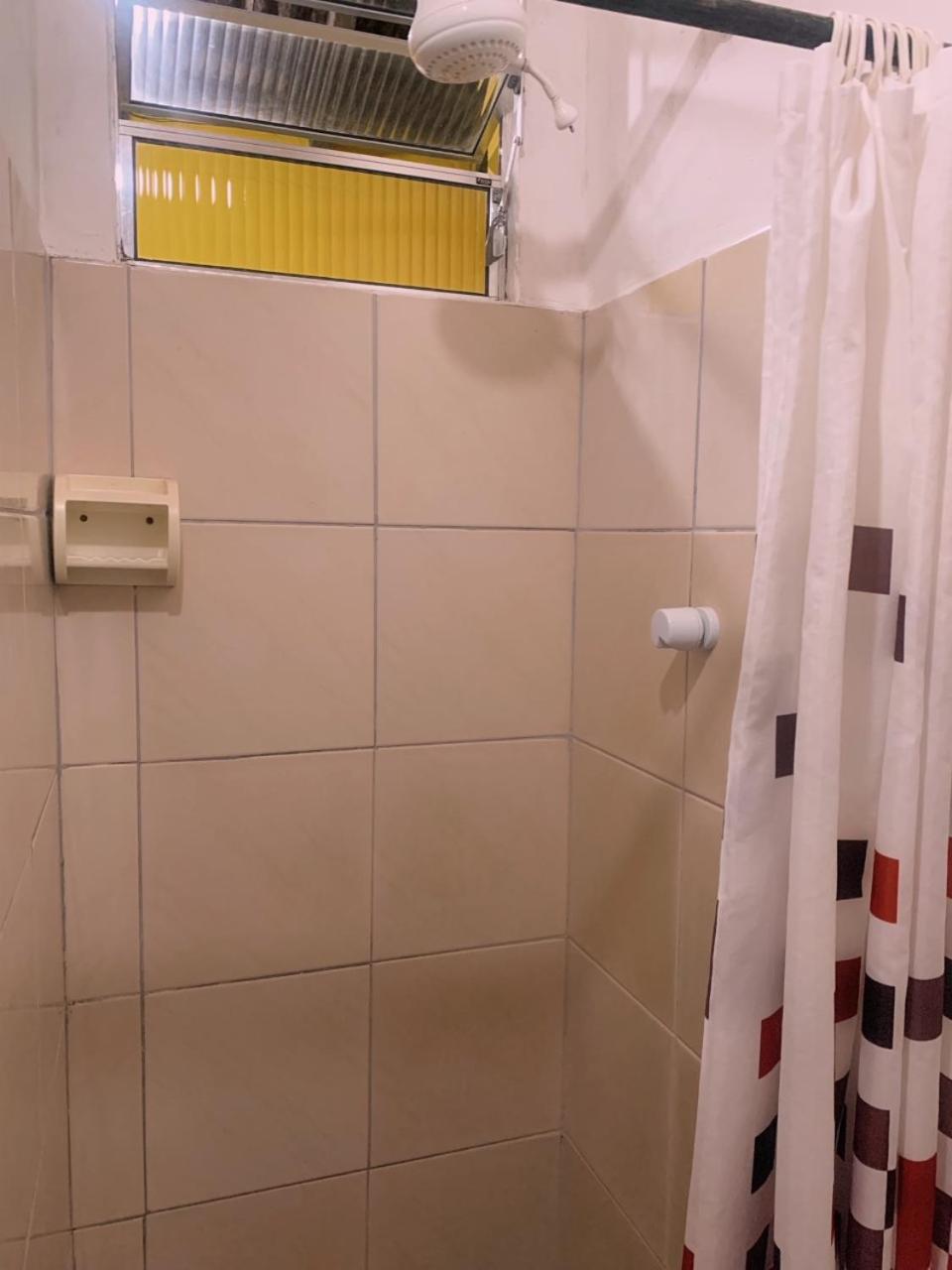 Double Room with Private Bathroom - Photo 2