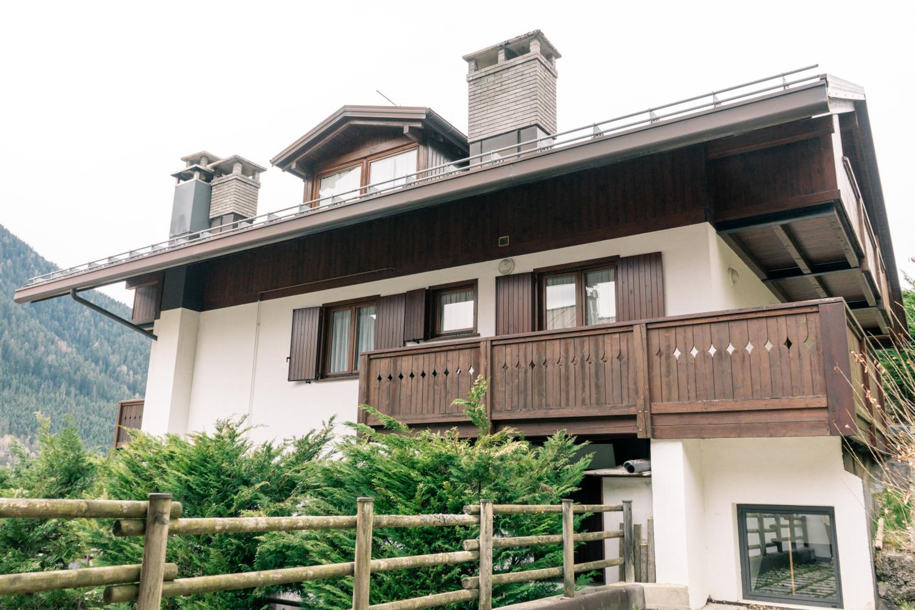 Apartment with Lake View photo 2