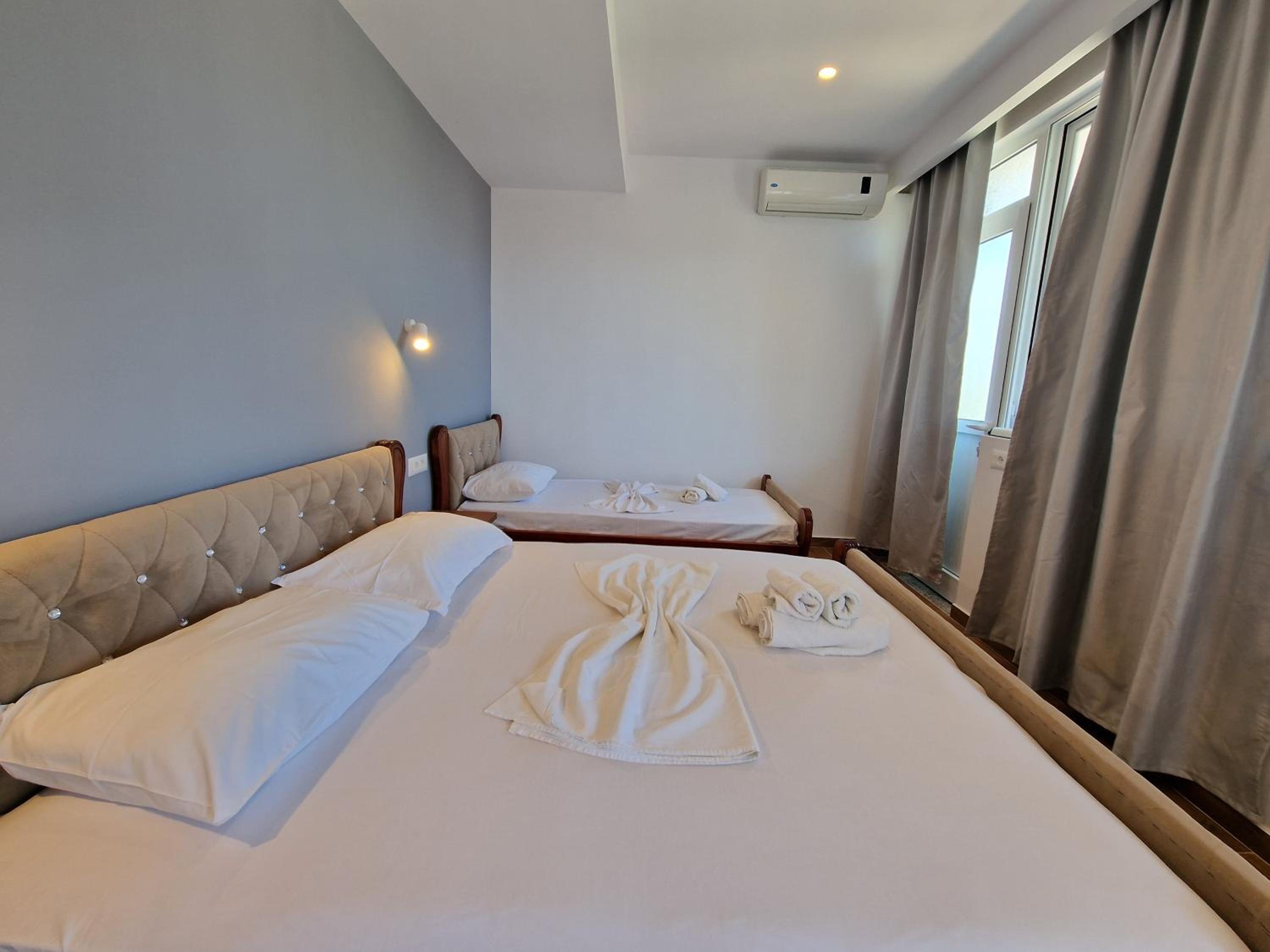 Deluxe Triple Room photo 3