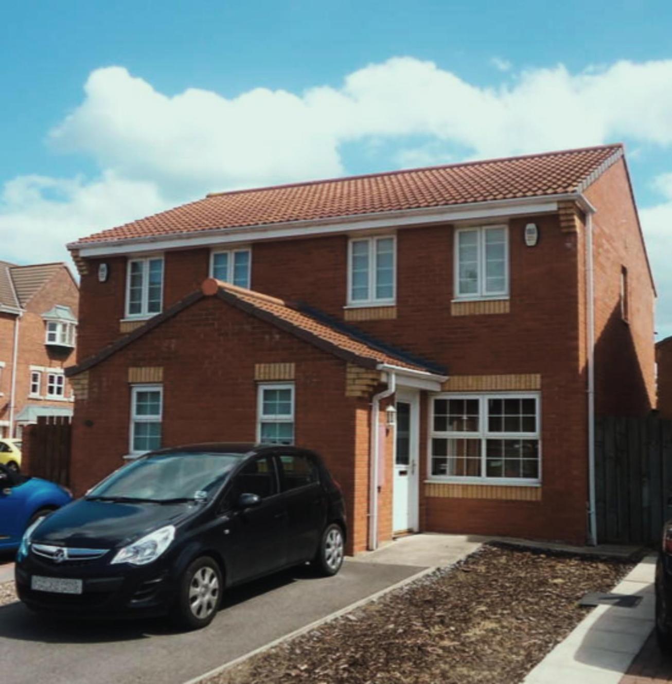 Three-Bedroom House photo 2