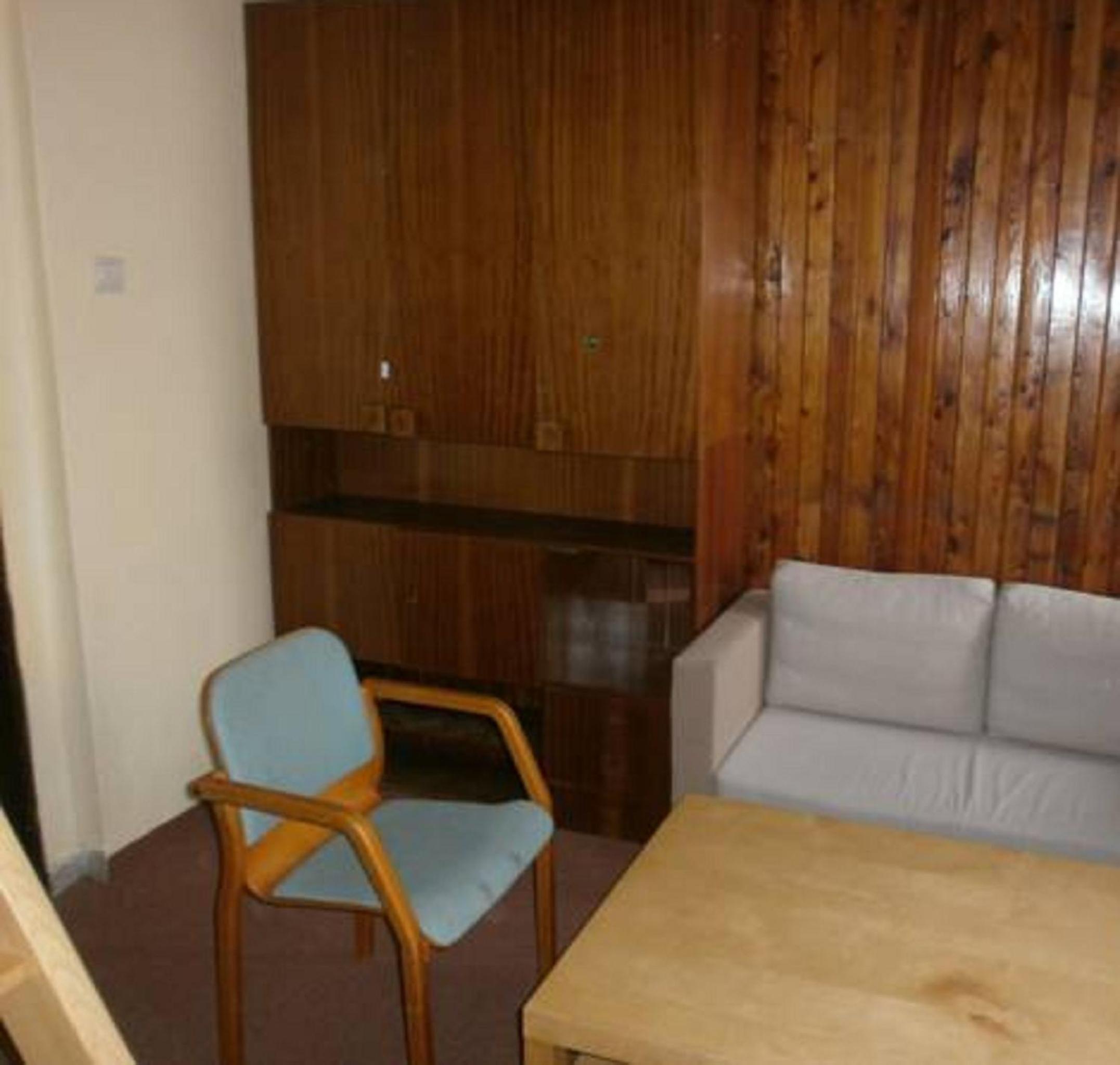 Family Room with Private Bathroom photo 1