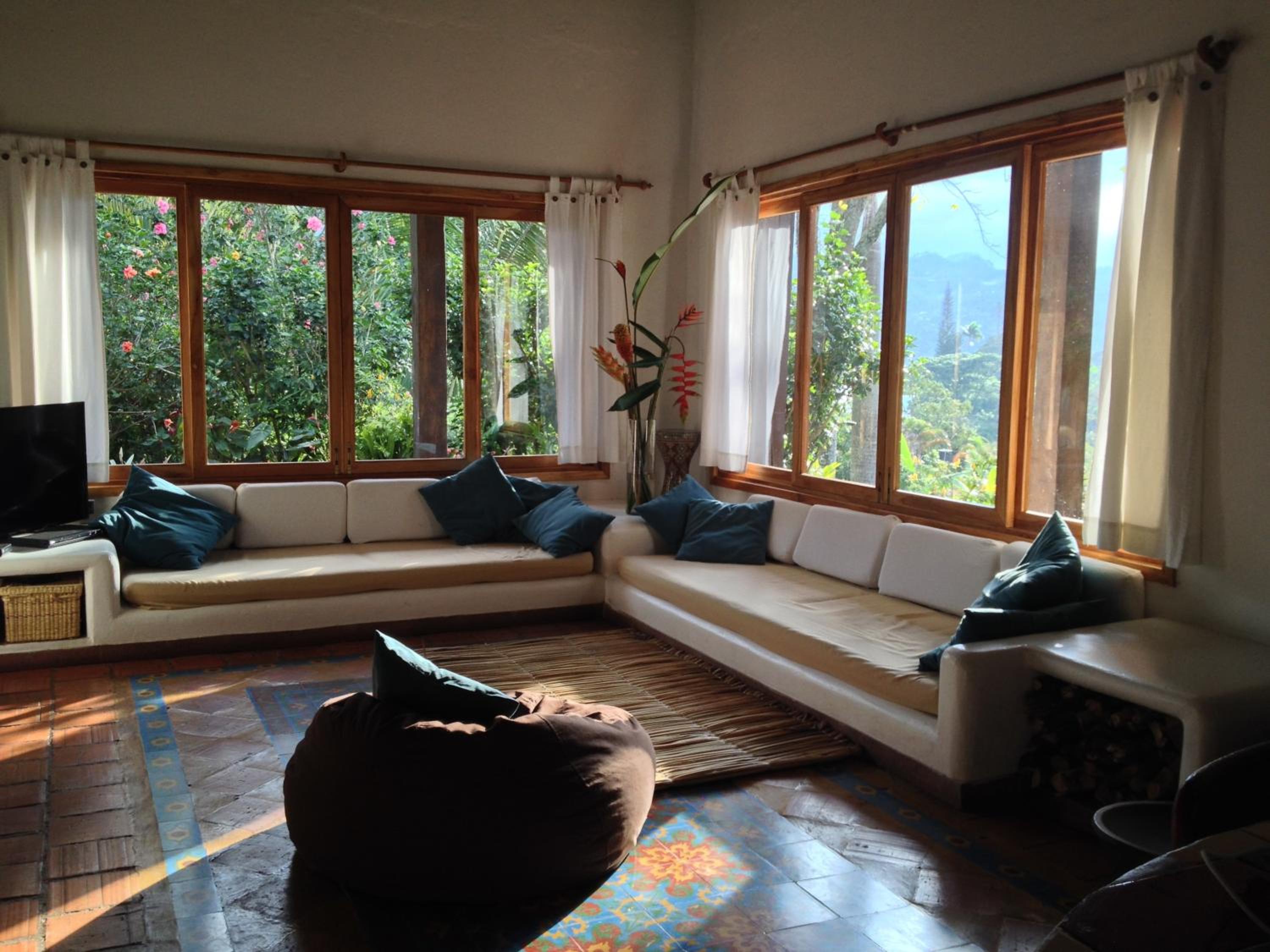 Four-Bedroom House photo 1