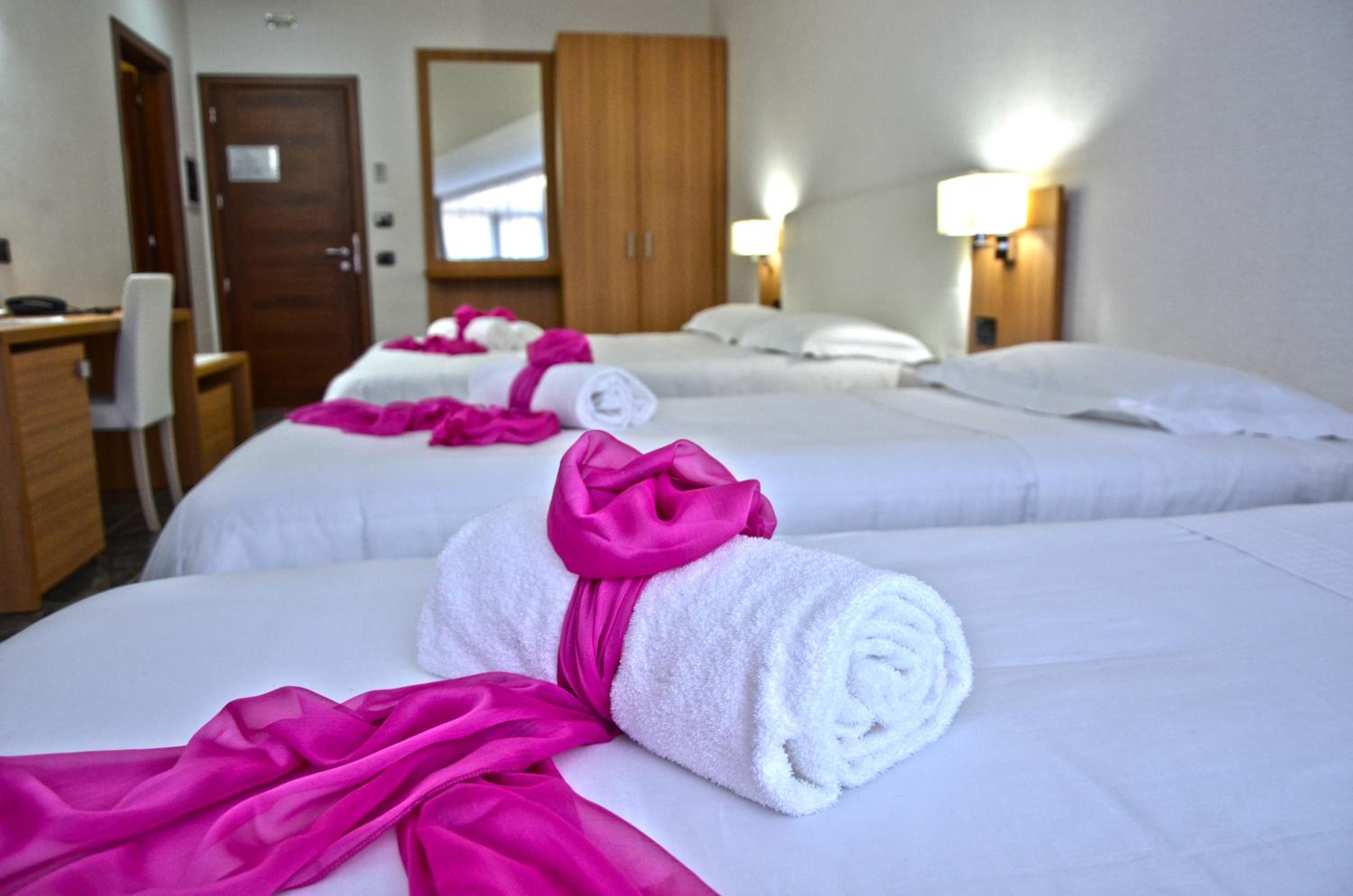 Quadruple Room - Photo 3