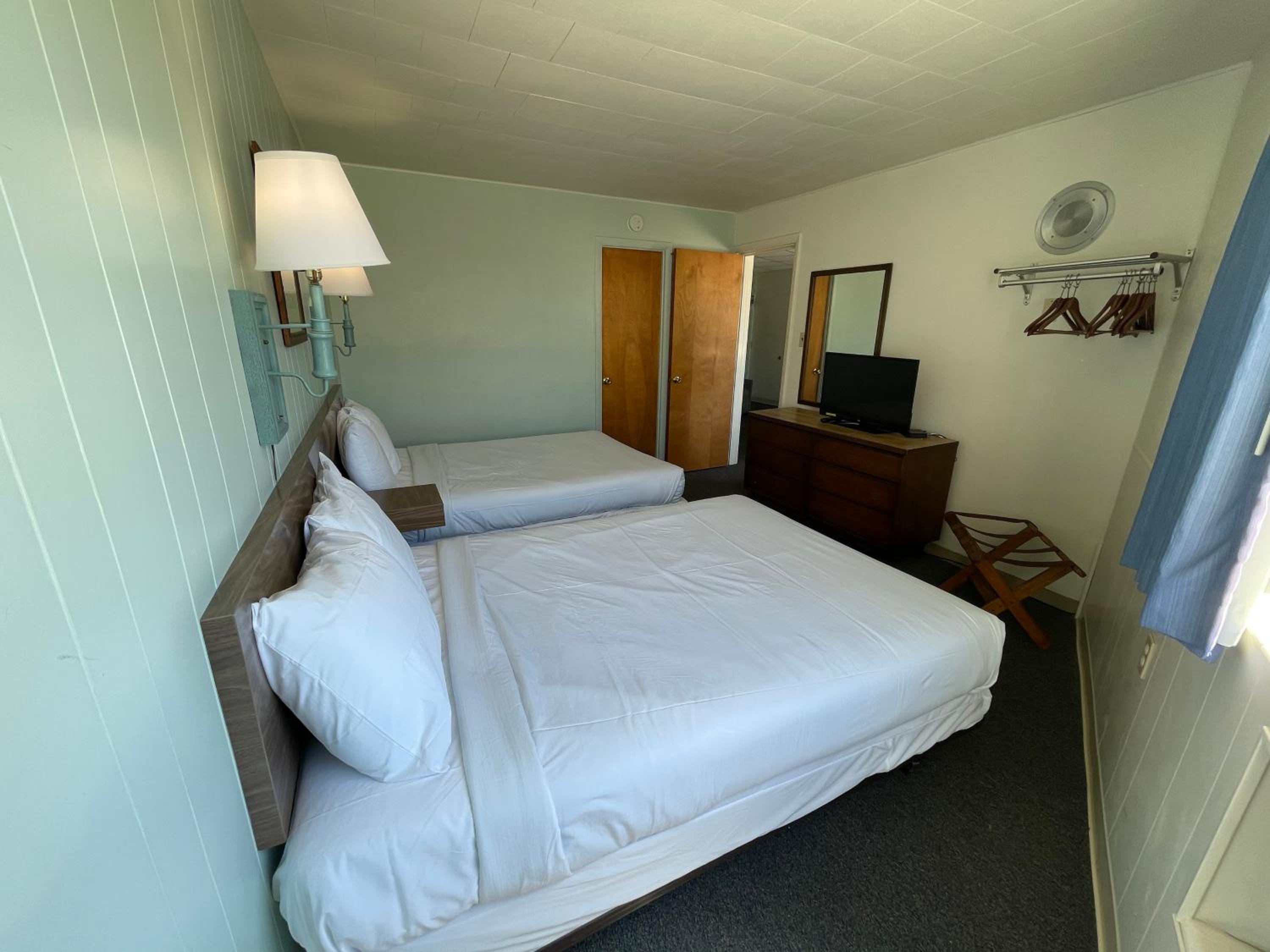Deluxe Family Room - Photo 9