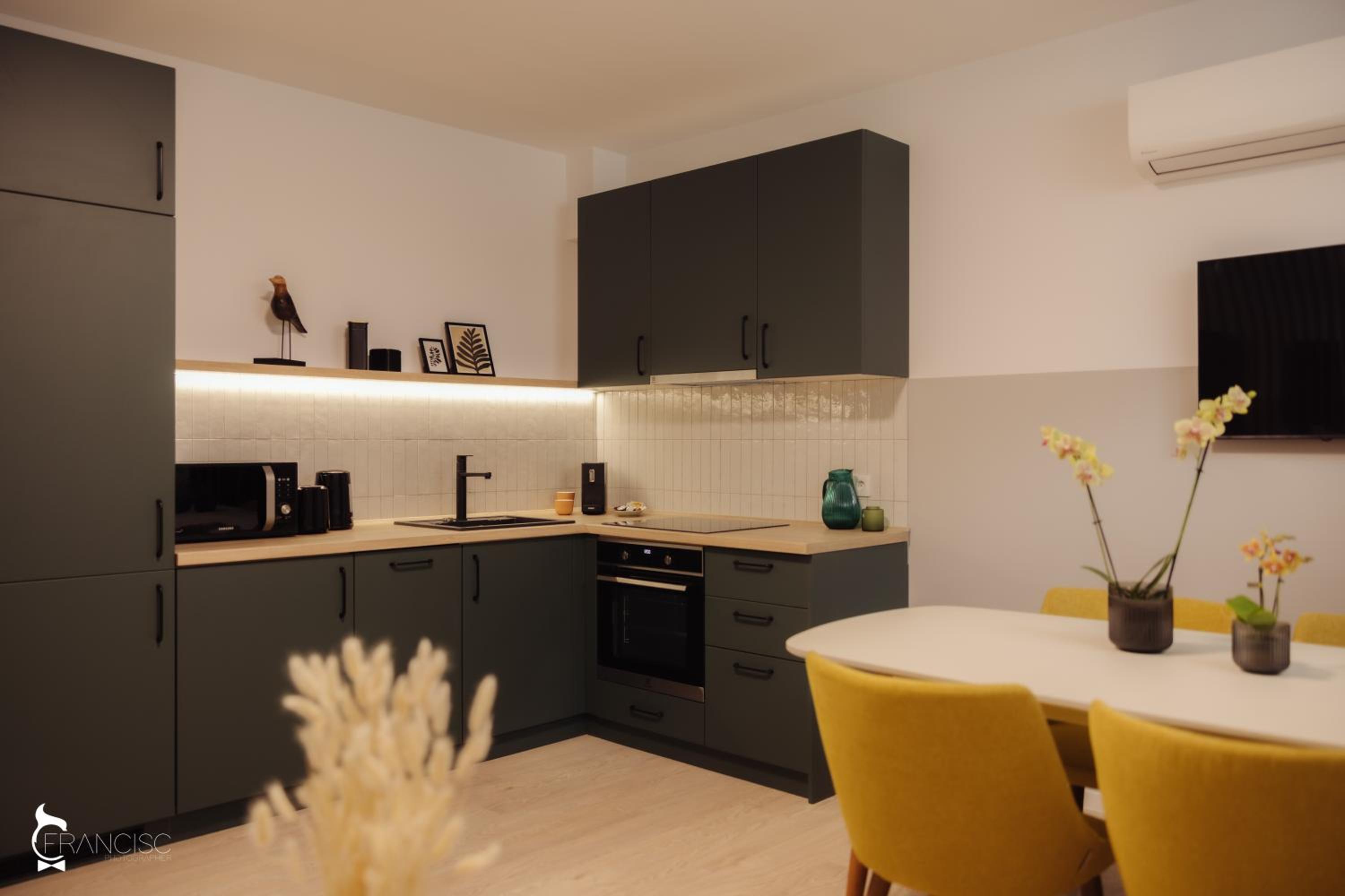 Studio Apartment photo 2