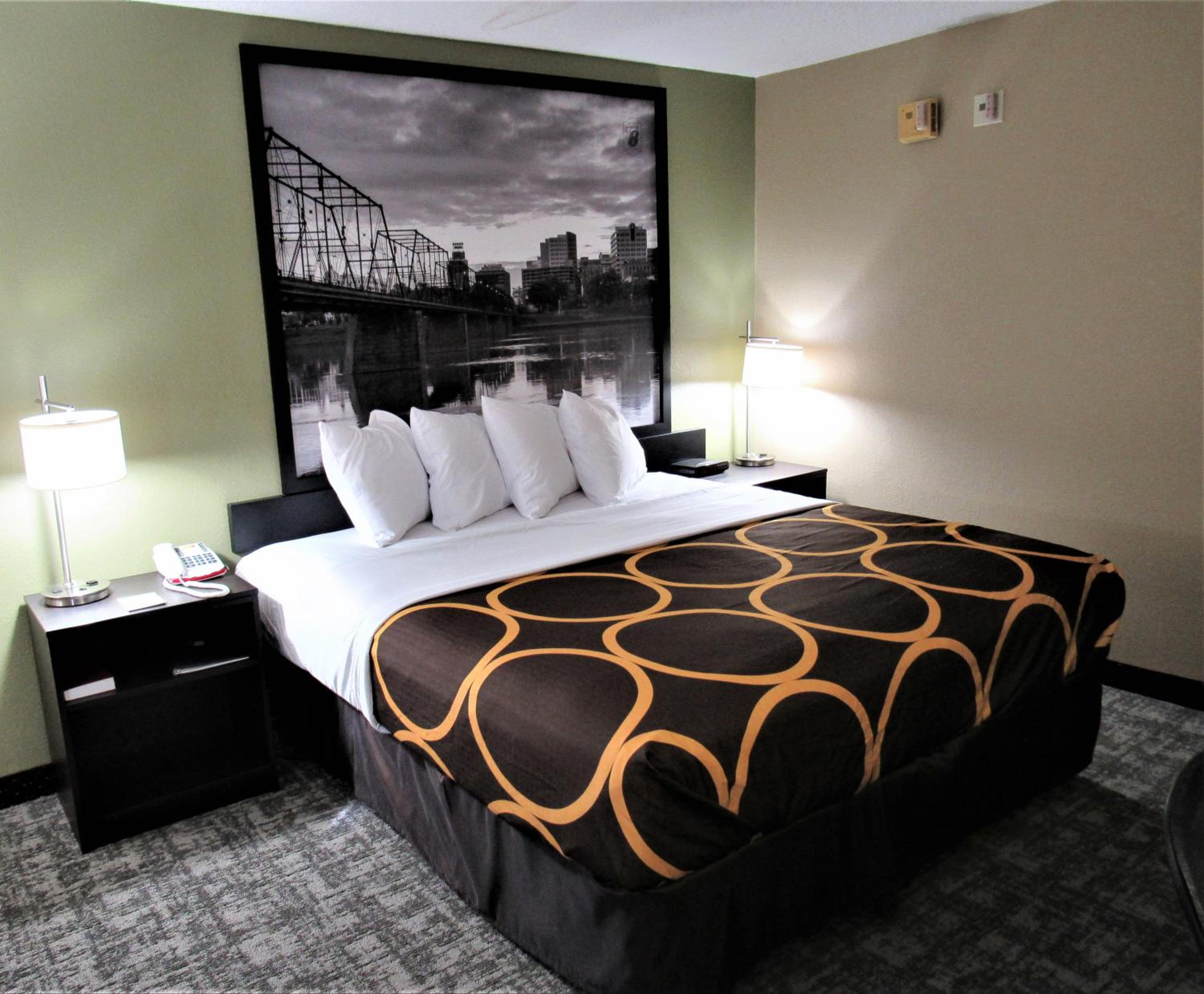 Super 8 by Wyndham New Cumberland, Photo 6
