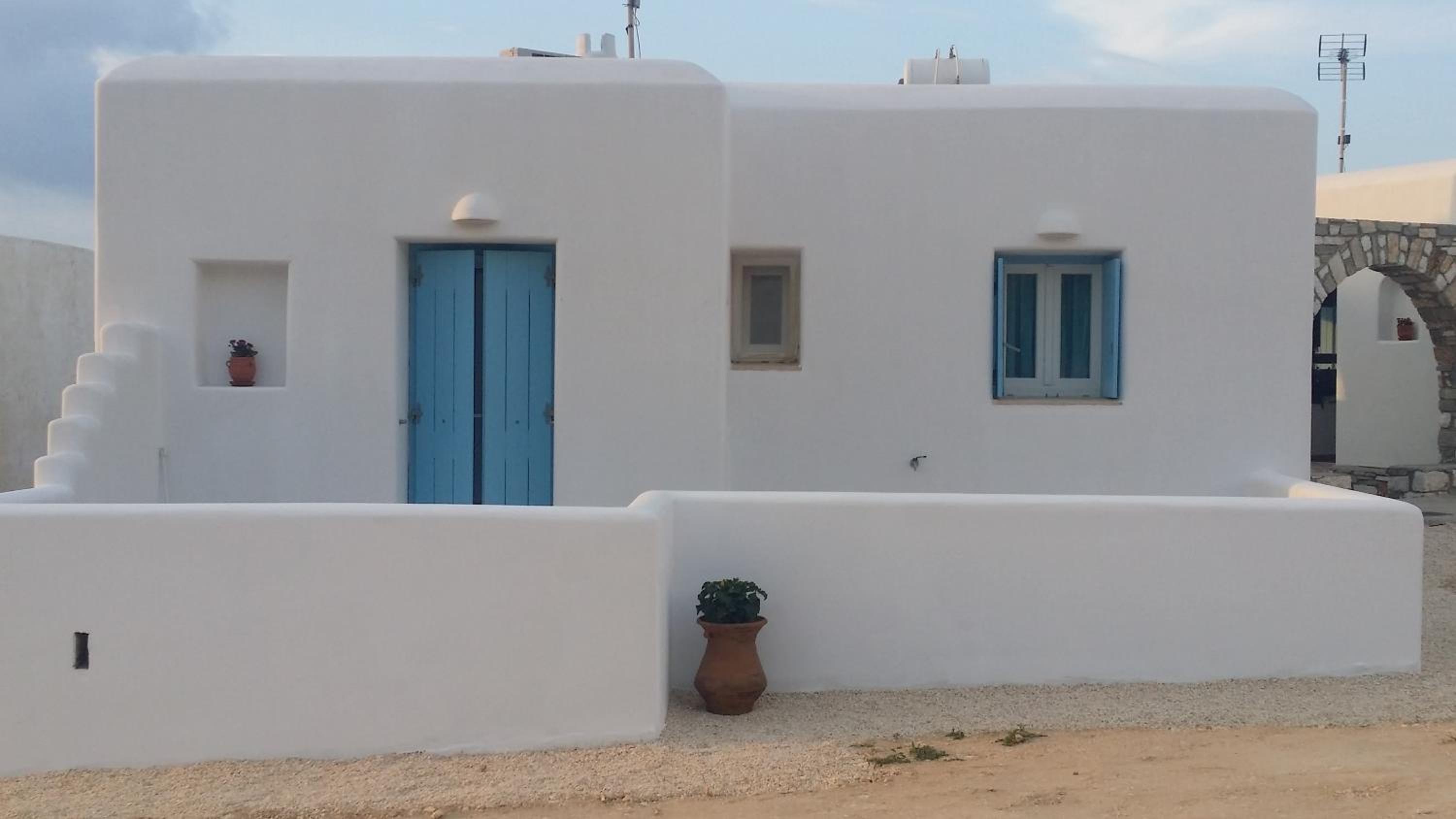 One-Bedroom House photo 2