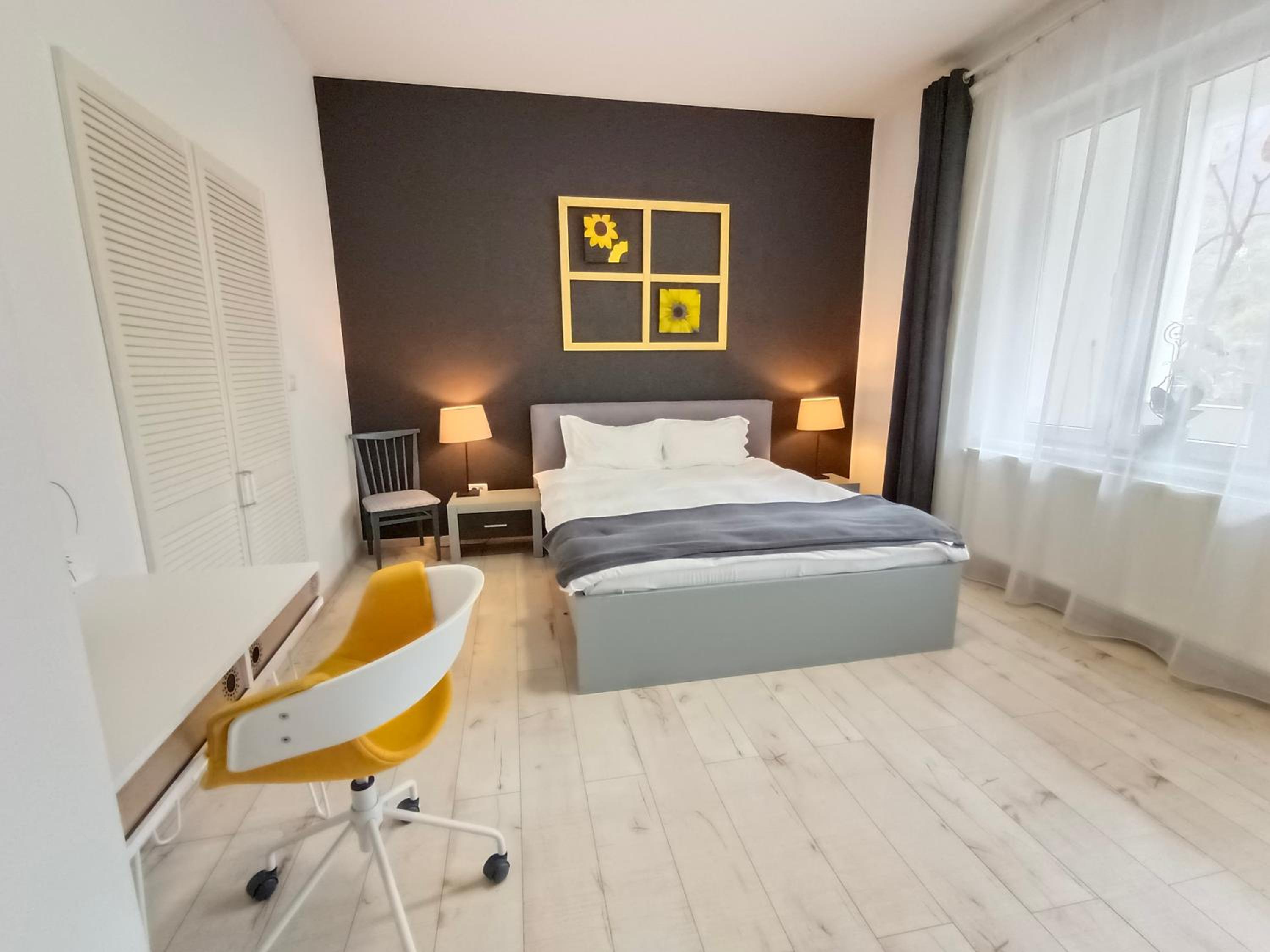 Apartment with Terrace - Photo 3