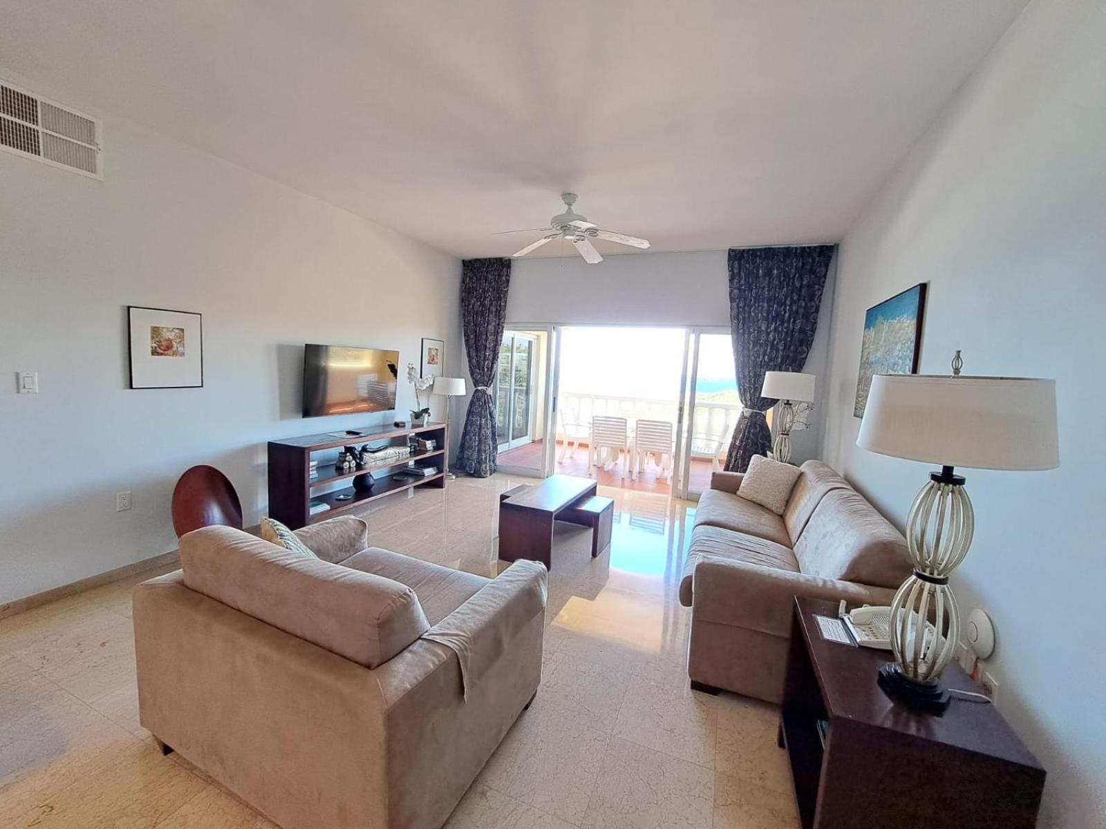 Premium 2 Bedrooms, Kitchen, Ocean View photo 3