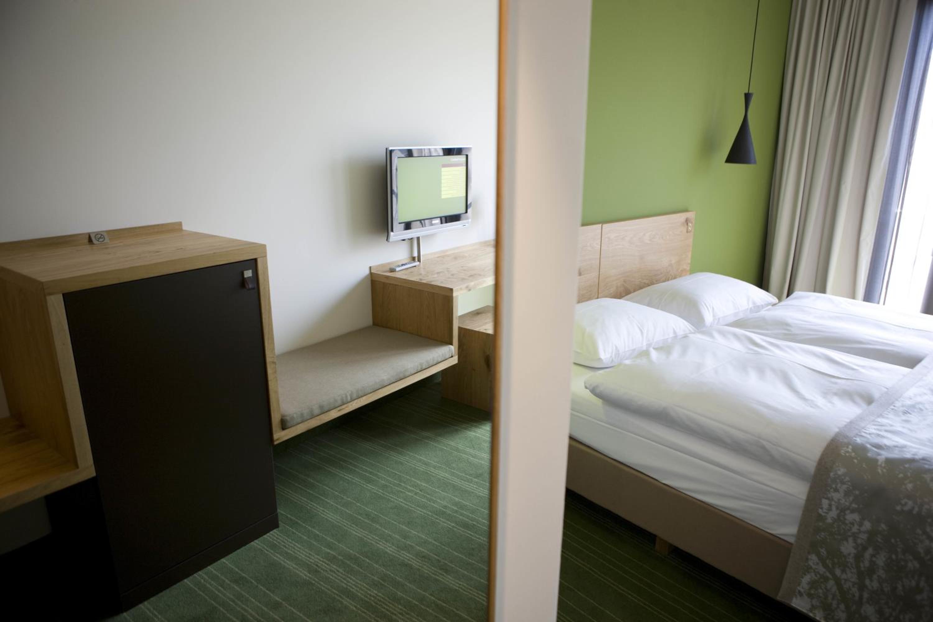 Standard Double Room - Photo 5