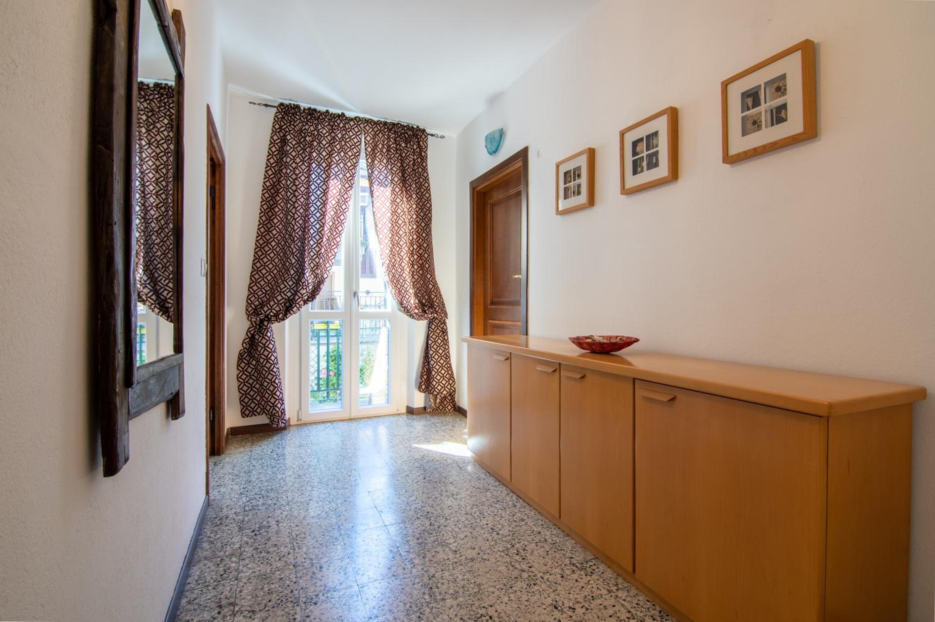 Two-Bedroom House photo 3