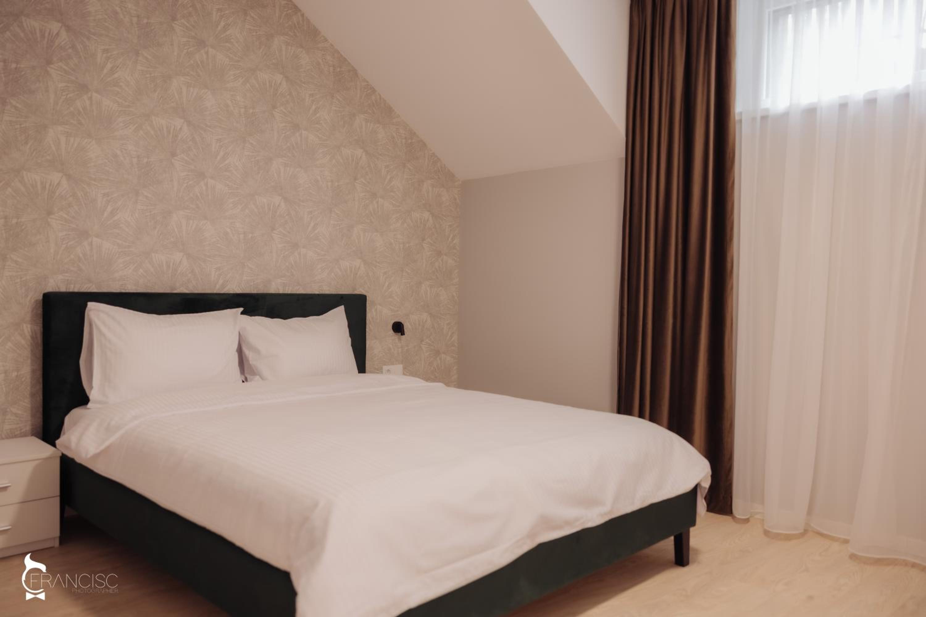 One-Bedroom Apartment - Photo 6