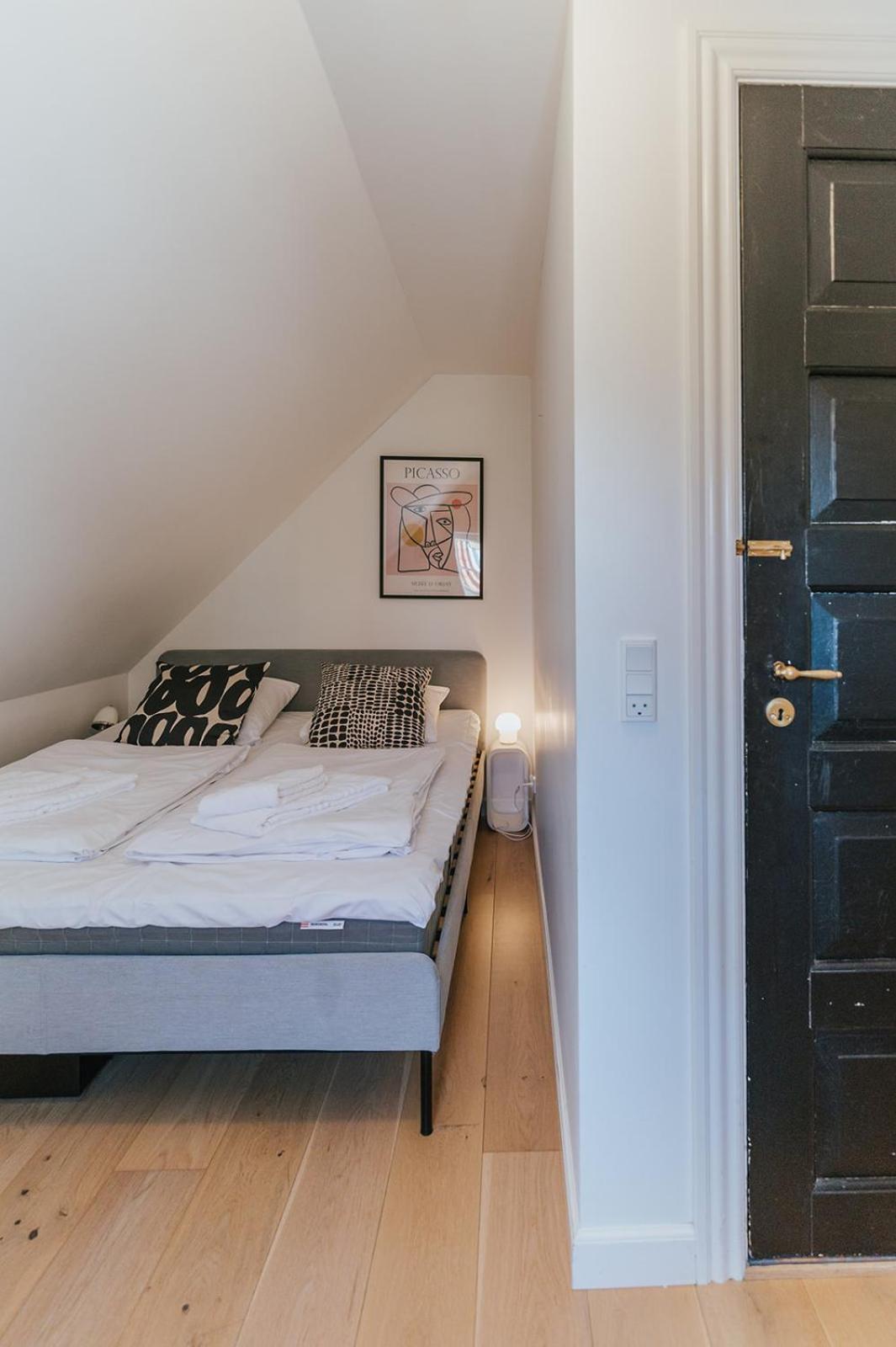 Double Room with Shared Bathroom photo 1