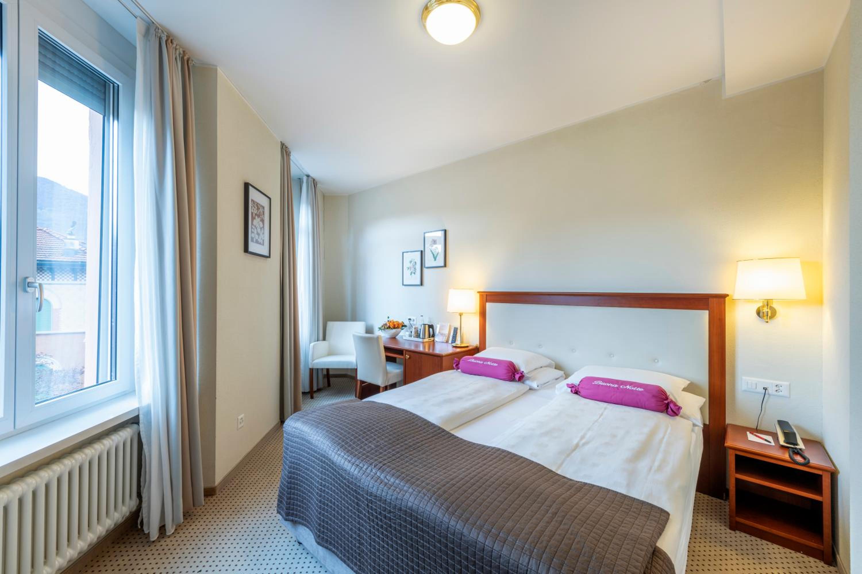 Standard Twin Room - Photo 1