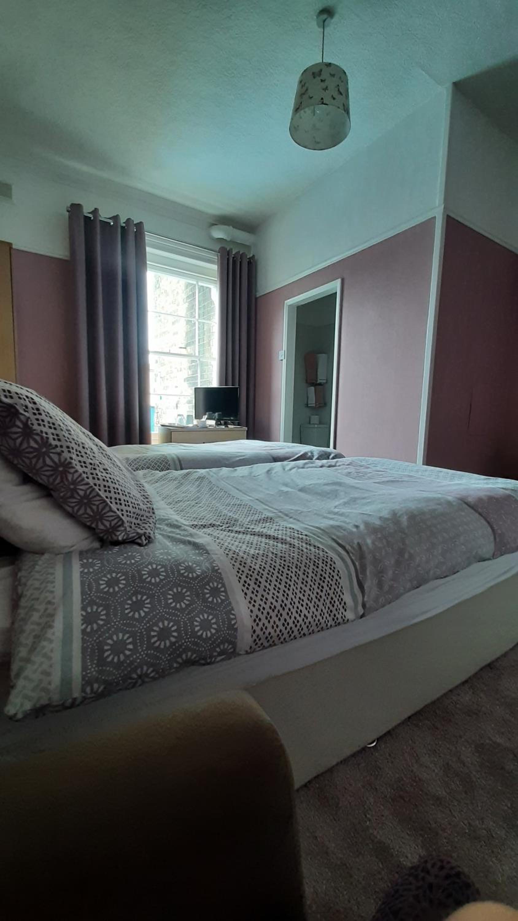 Twin Room with Shower