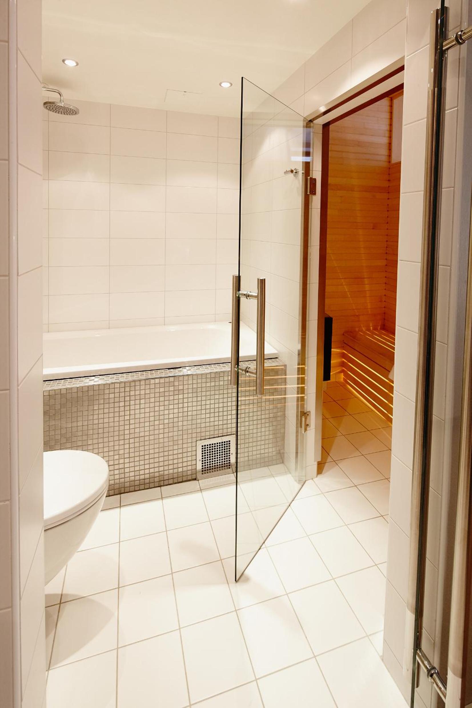 Suite - Photo 17