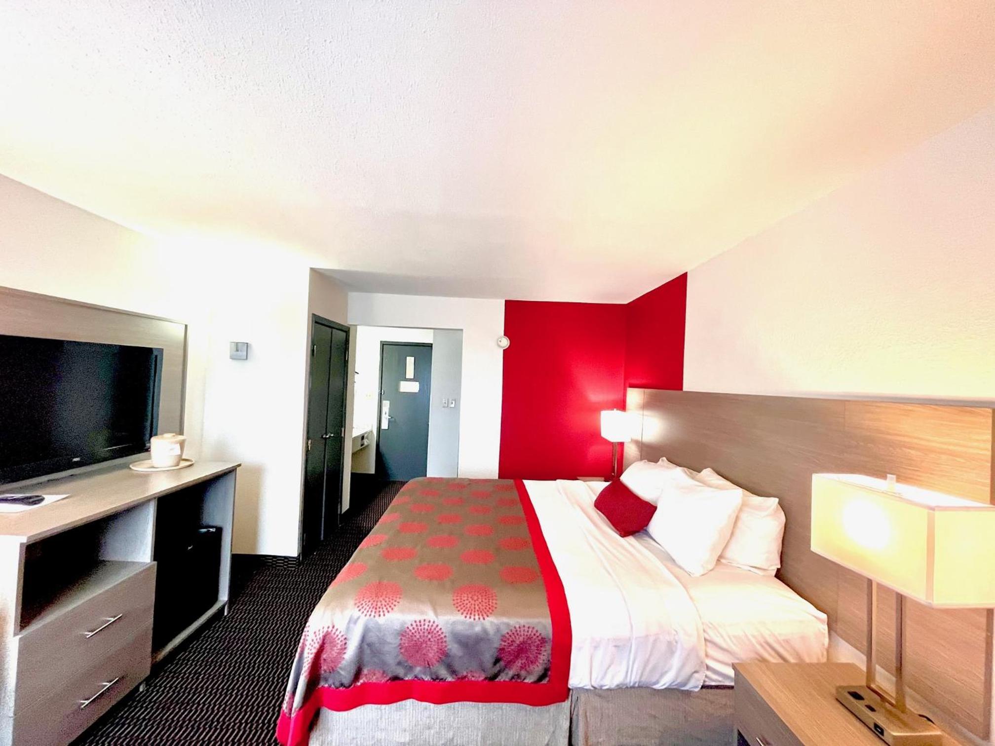 King Room - Non-Smoking - Photo 3