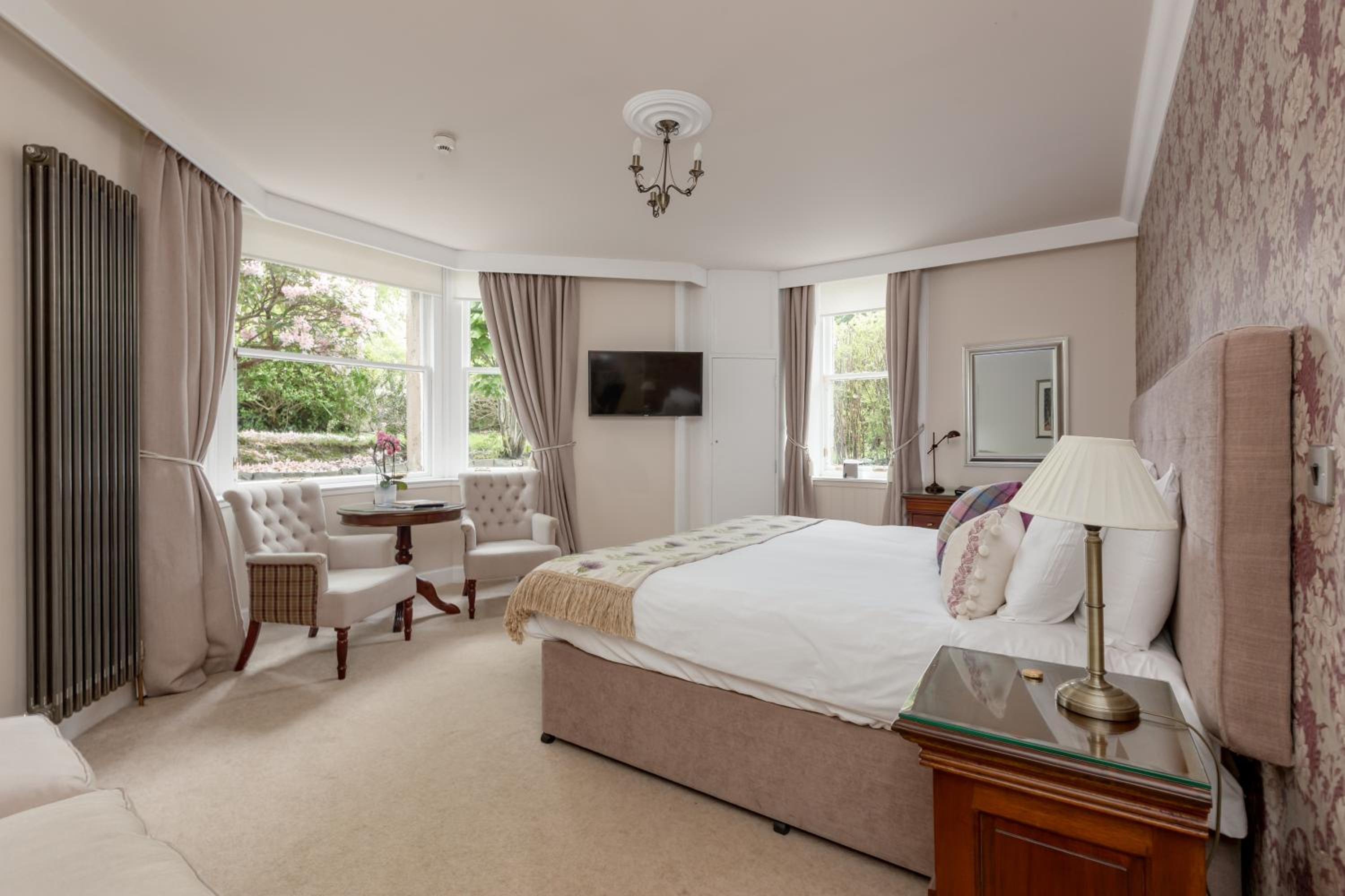 Superior King Room - Garden Level
