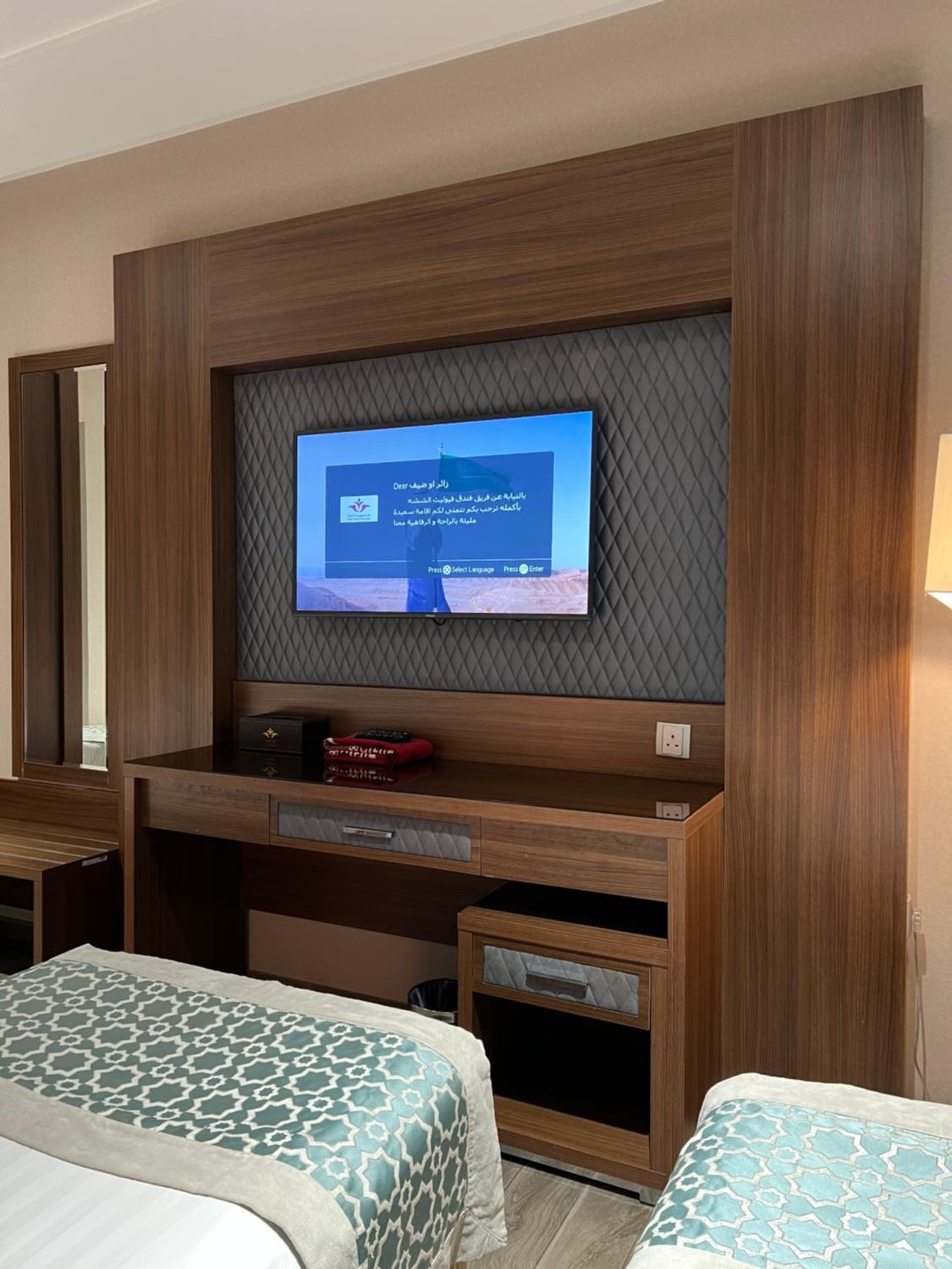 Executive Suite - Photo 12
