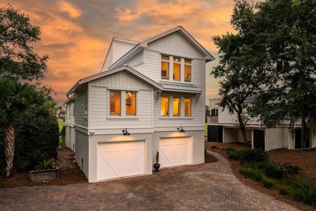 Four-Bedroom House photo 2