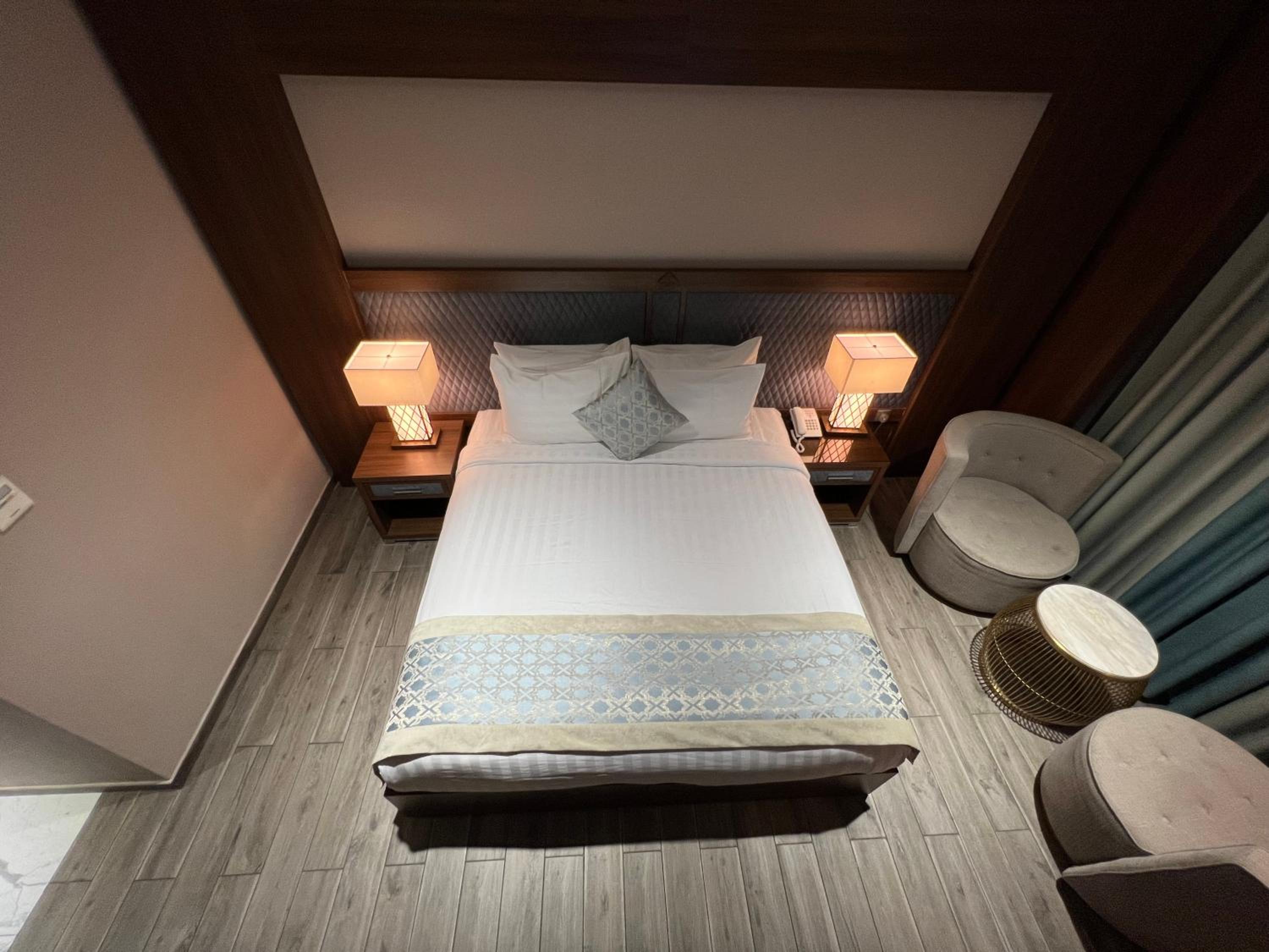 Double Room - Photo 6