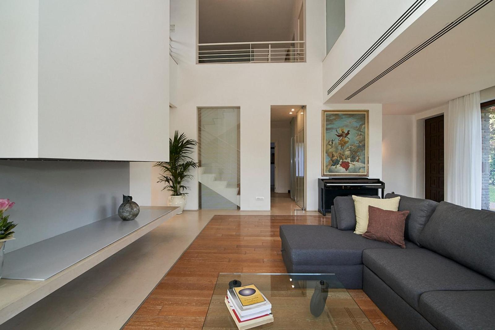 Villa photo 1