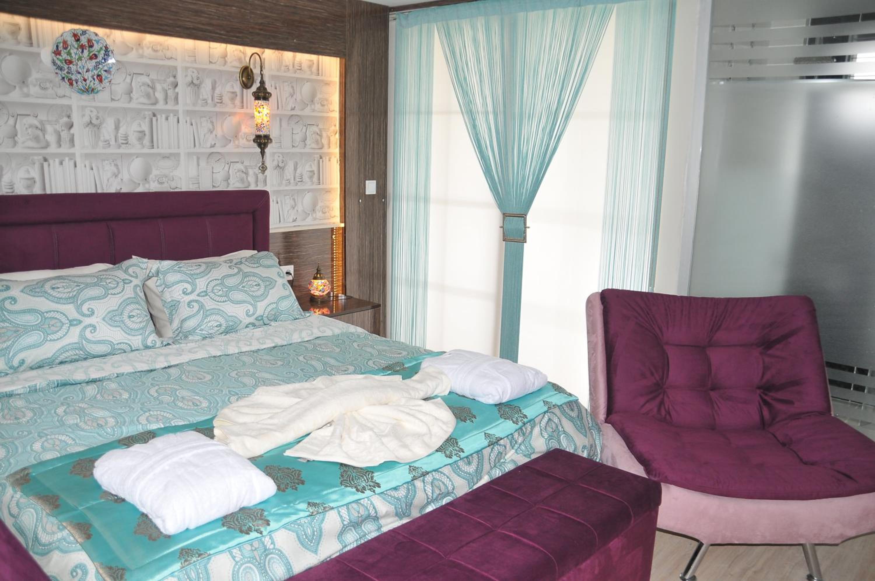 Deluxe Double Room with Balcony photo 2