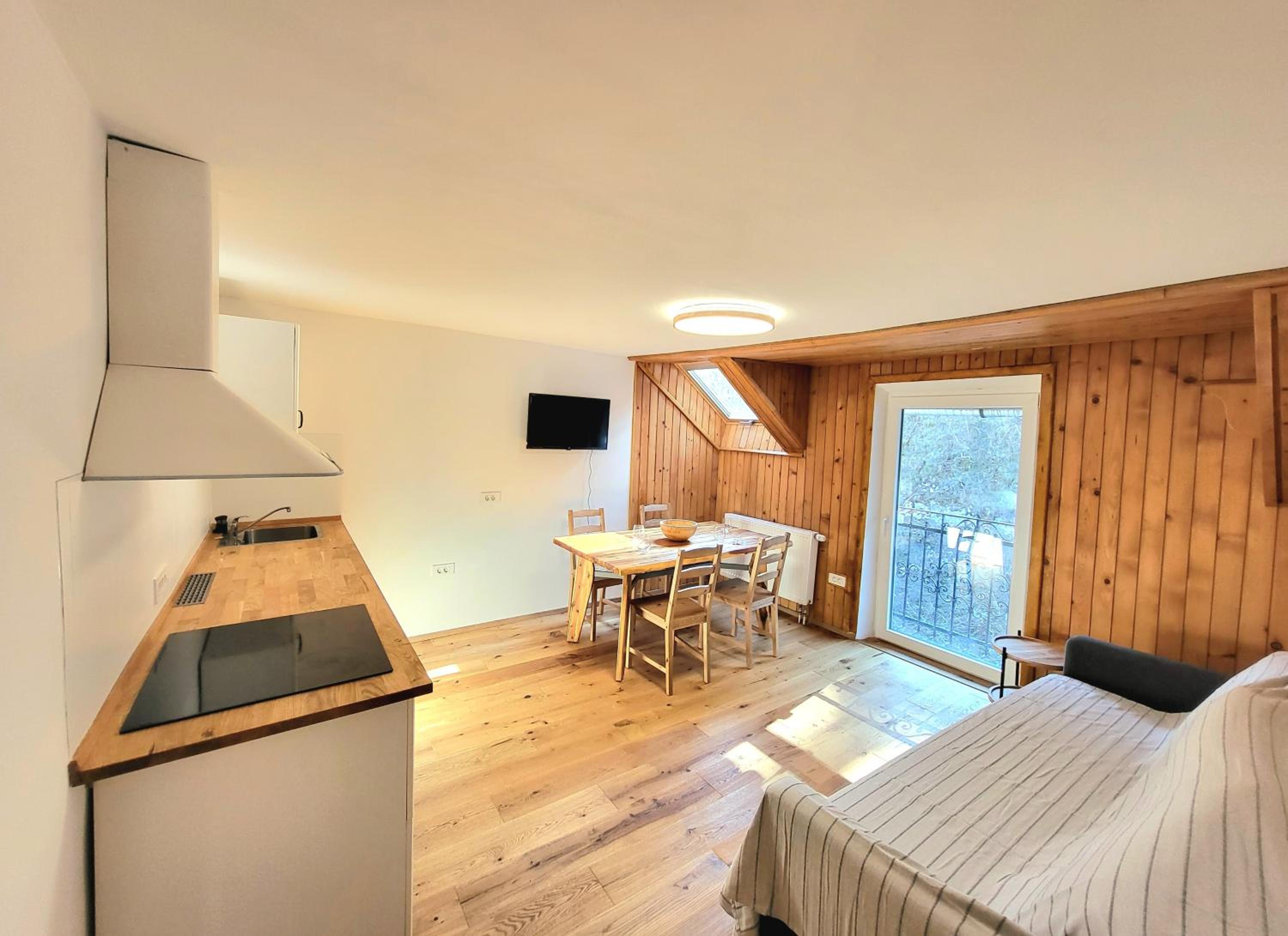 Apartment with Balcony photo 1