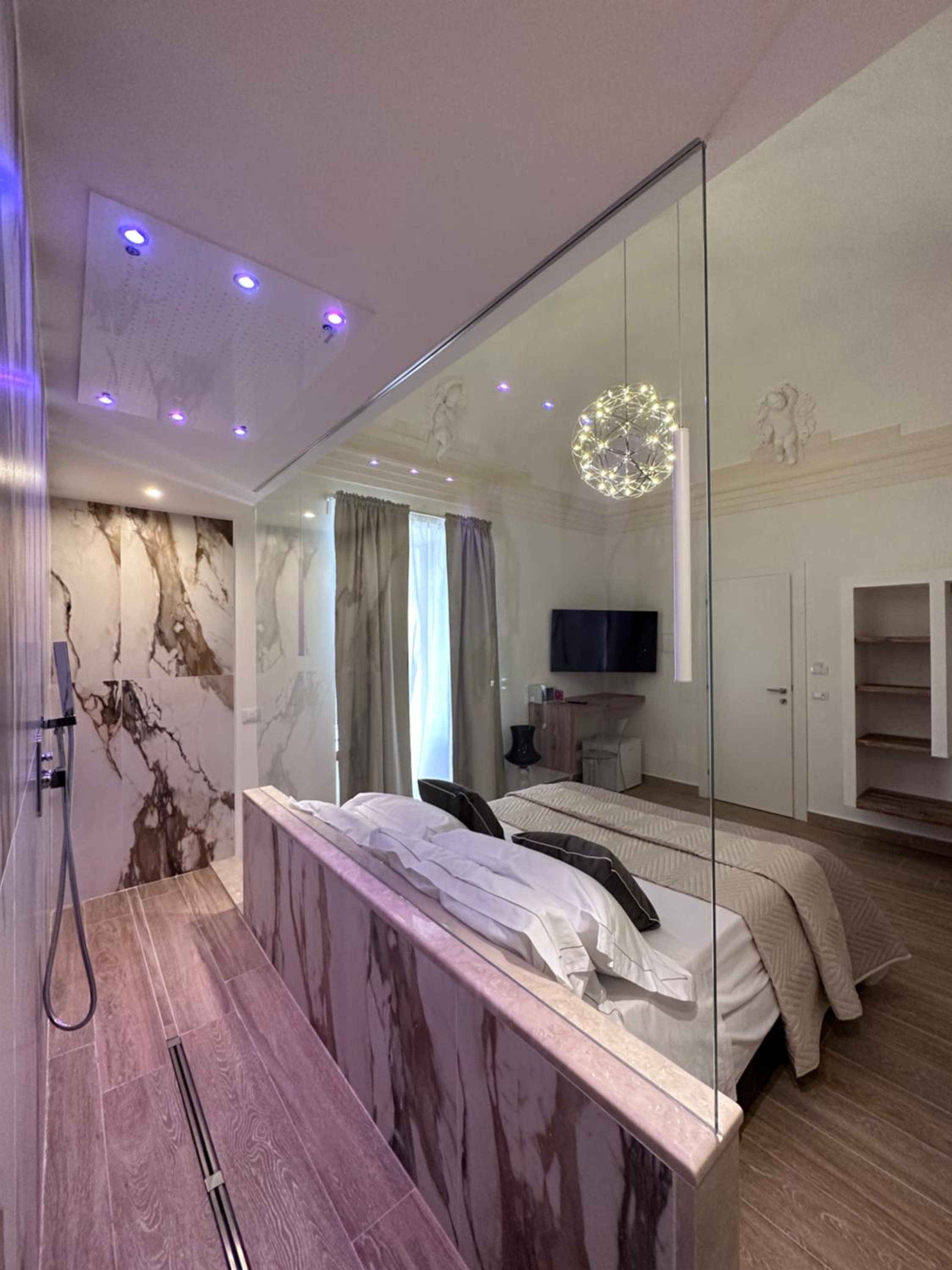 Deluxe Double Room with Shower