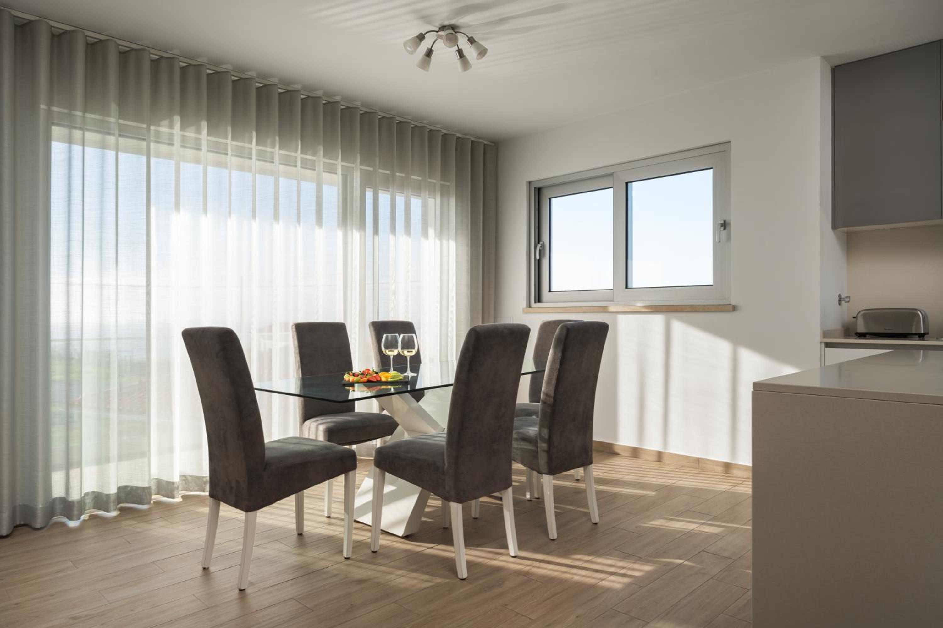 Three-Bedroom Apartment - Photo 9