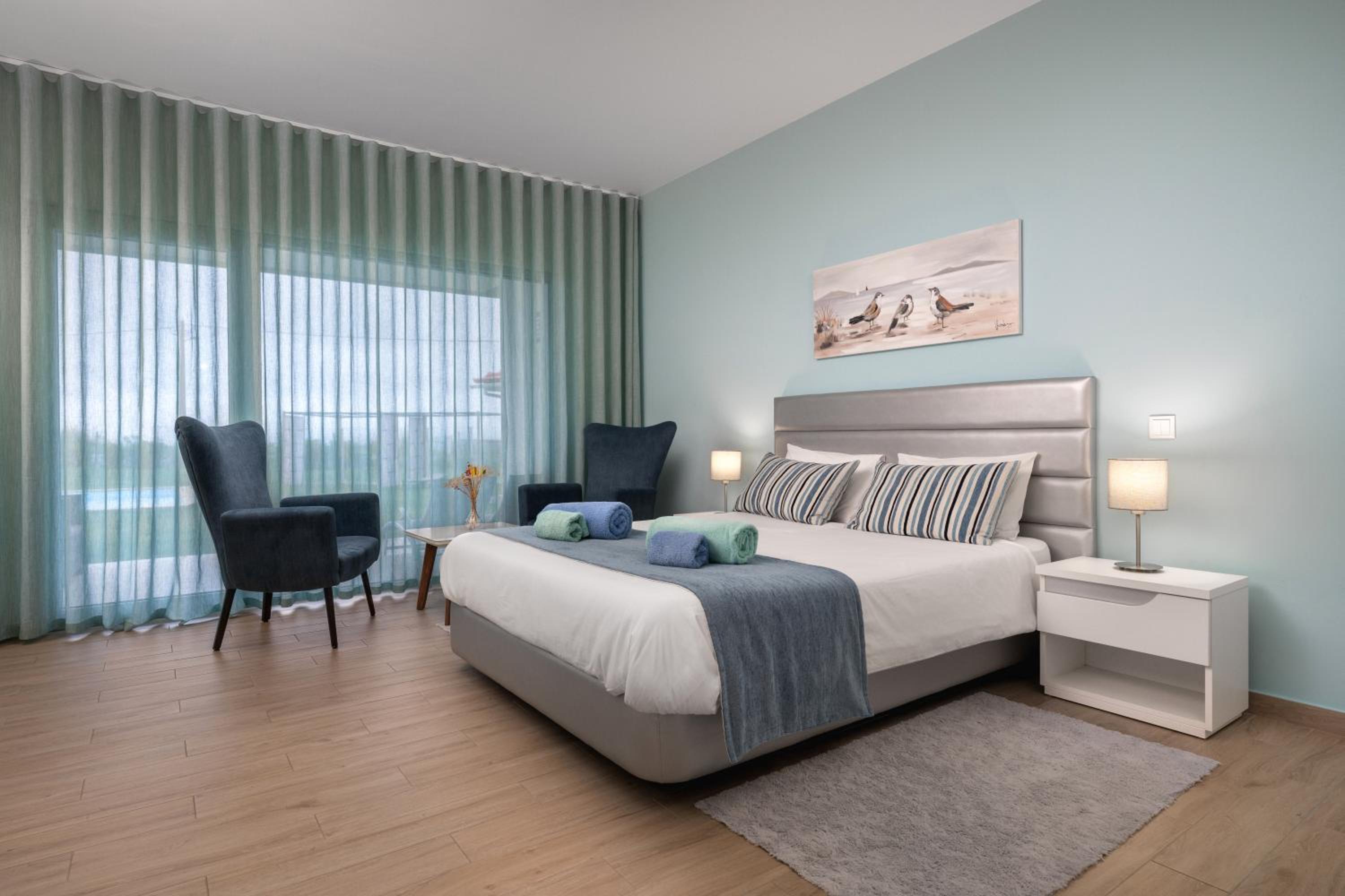 Double Room with Balcony and Sea View - Photo 11