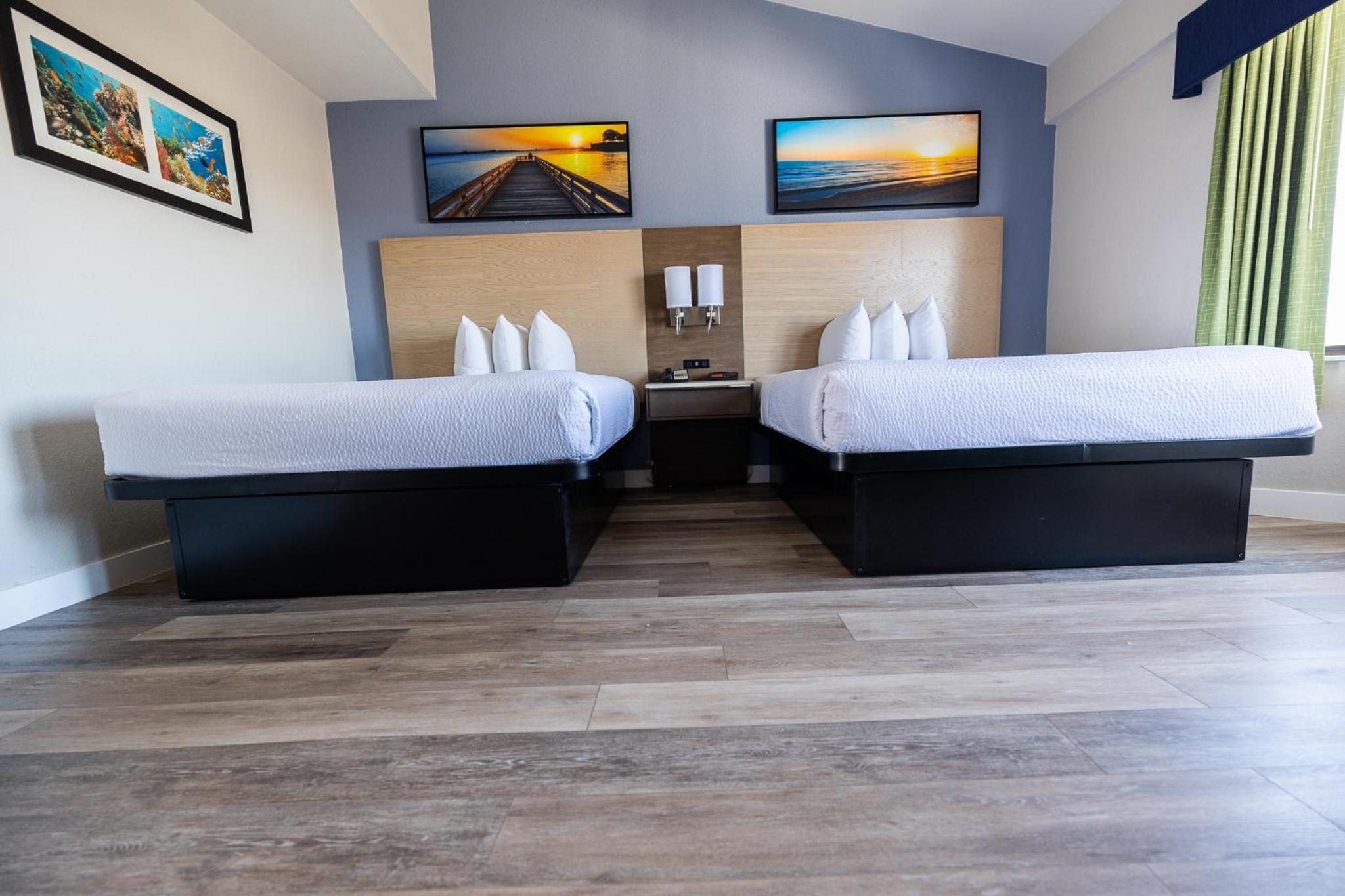 Ocean view Two Queens bedroom Nonsmoking - Photo 7