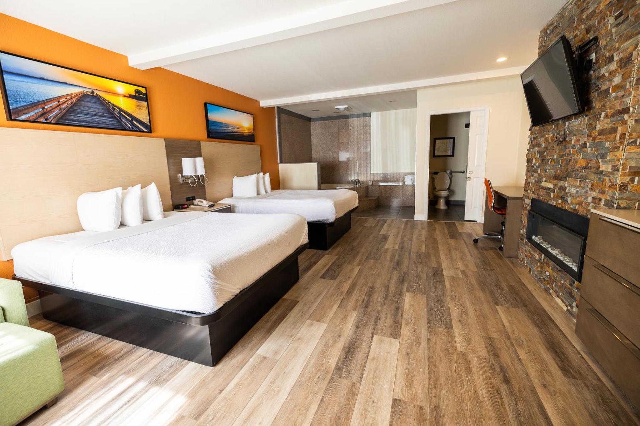 Studio Suite with Two Queen Beds - Non-Smoking - Photo 3
