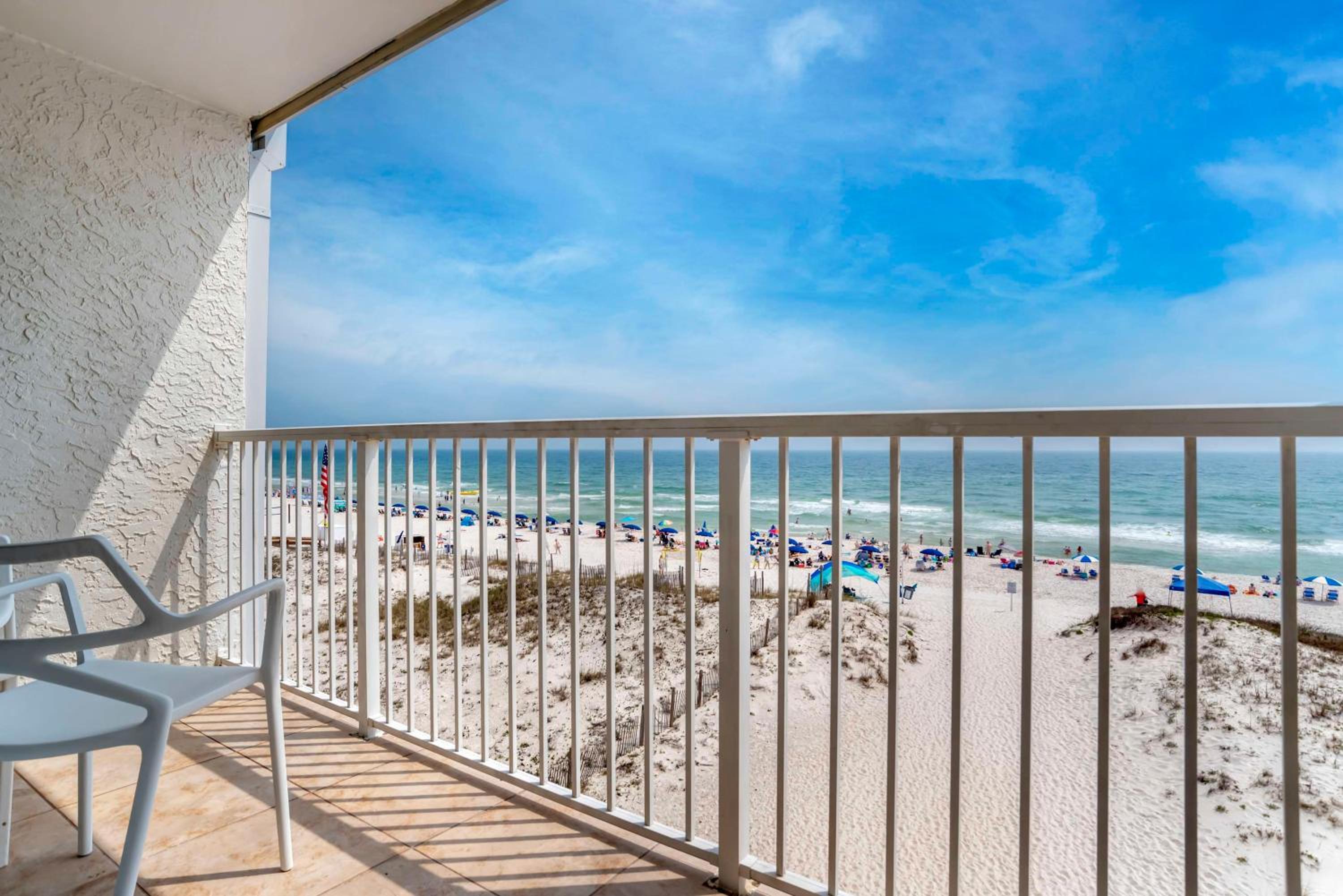 King Room with Two King Beds - Gulf View/Non-Smoking photo 1