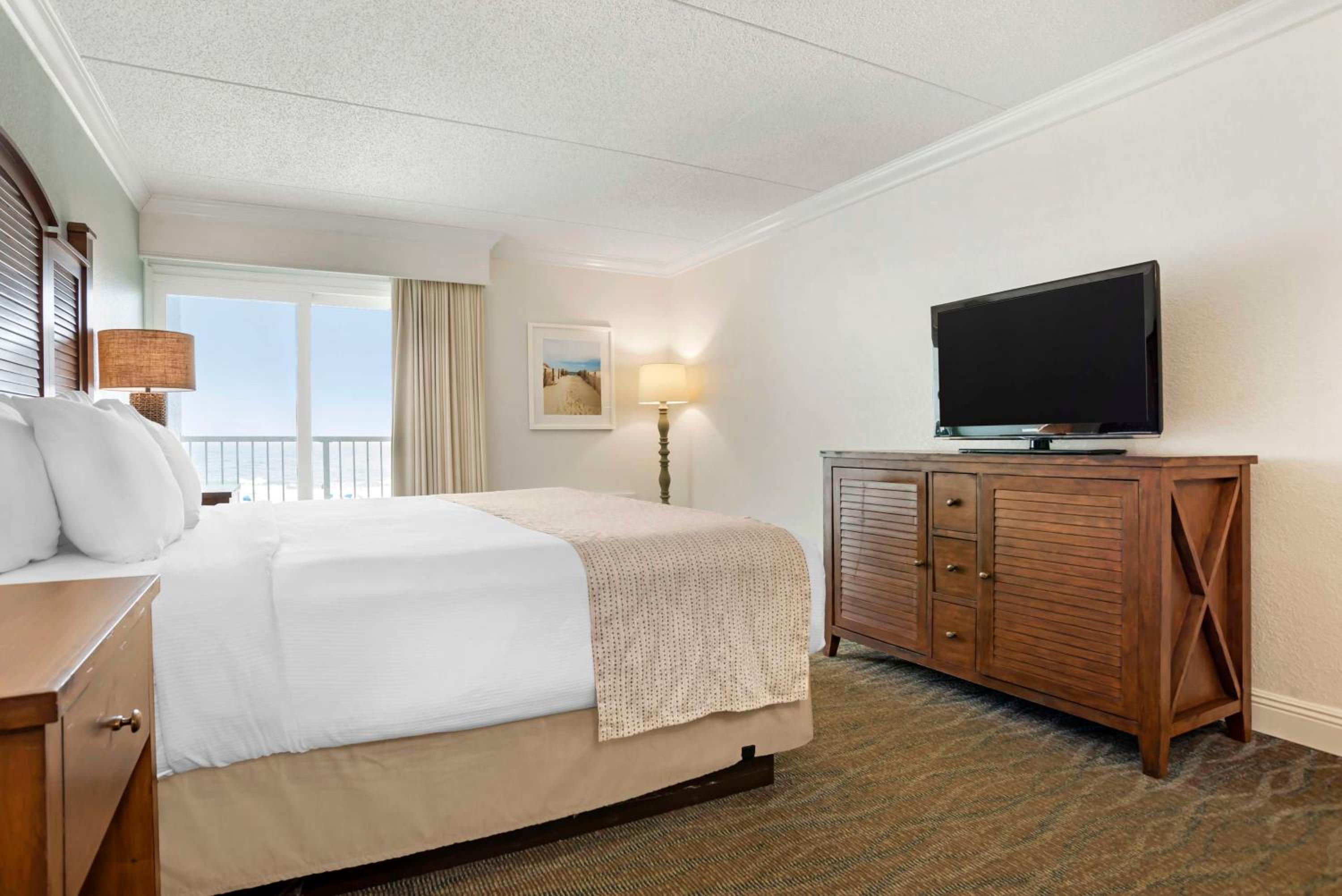 King Room with Limited View - Non-Smoking photo 2