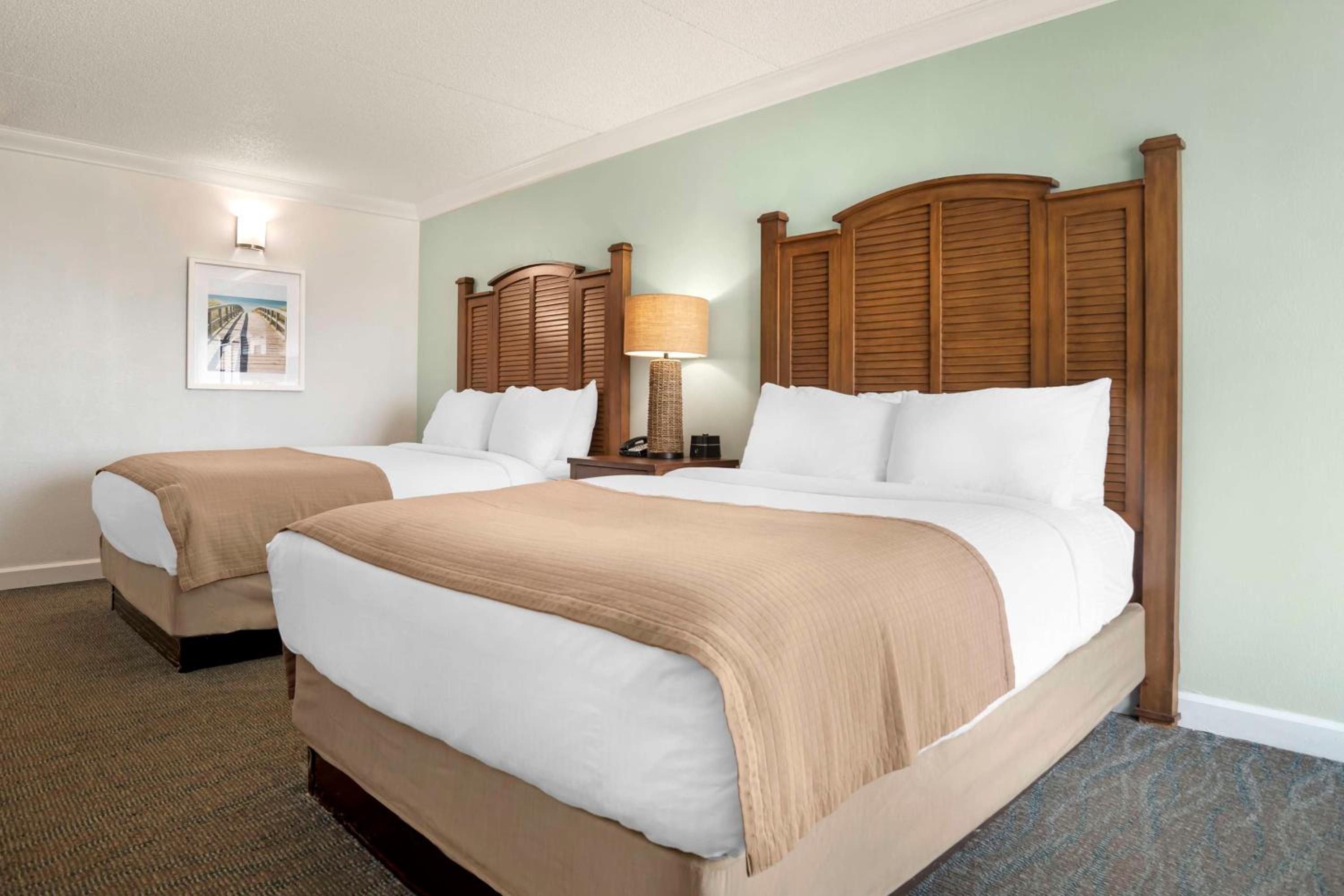 Queen Room with Two Queen Beds - Limited View/Non-Smoking photo 1
