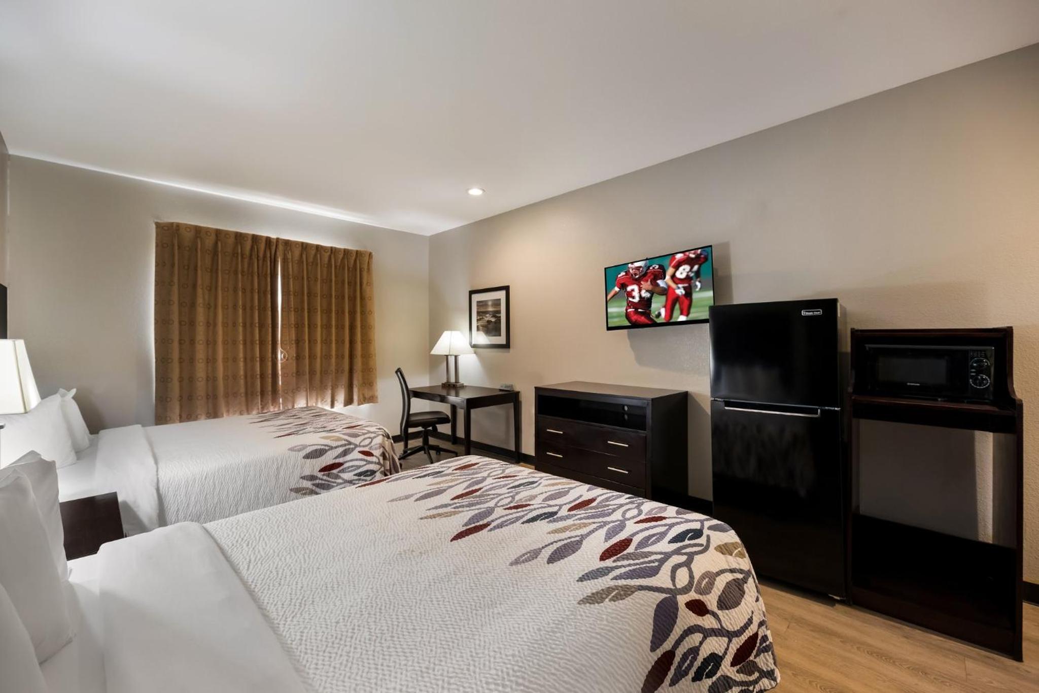 Superior Room with Two Queen Beds Disability Access Roll-In Shower Smoke Free photo 3