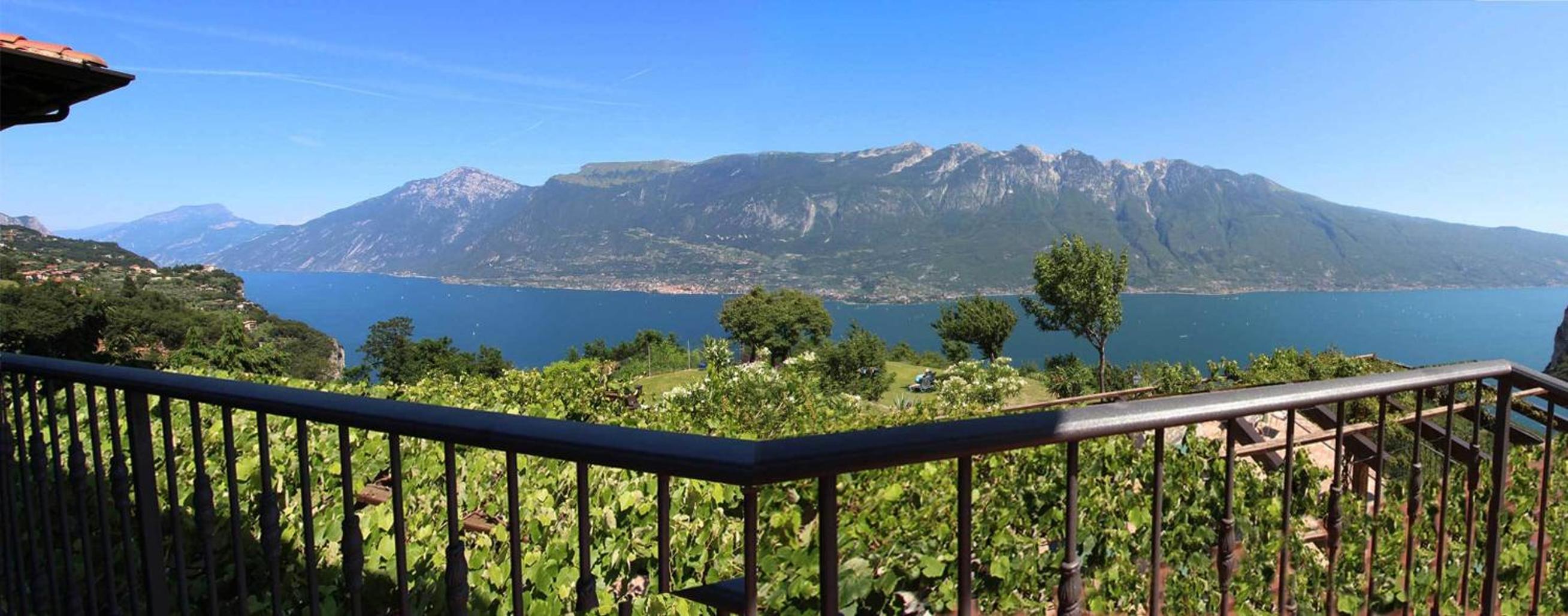 Superior Double Room with Balcony and Lake View - Photo 5
