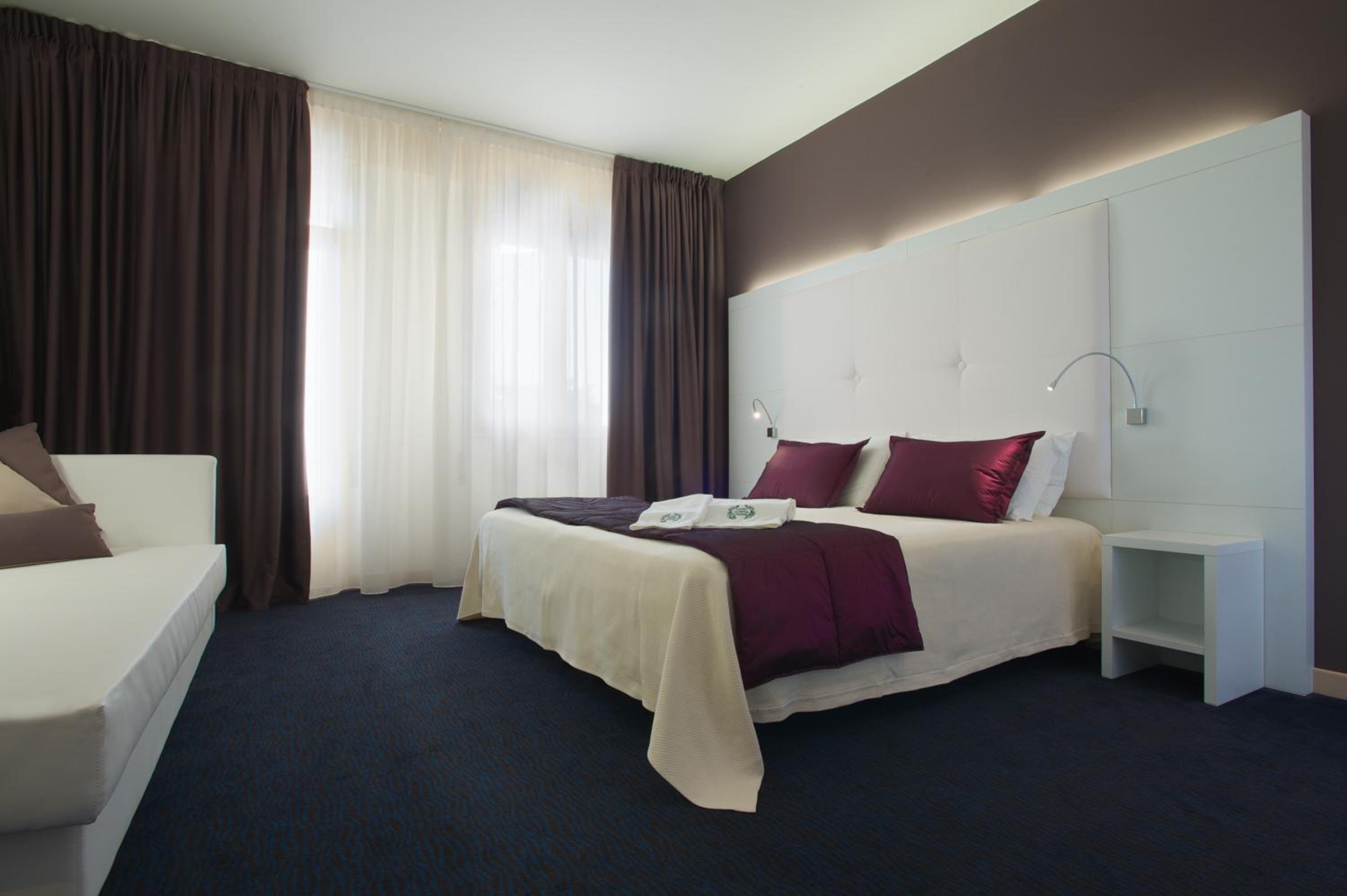 Superior Double or Twin Room - Photo 4