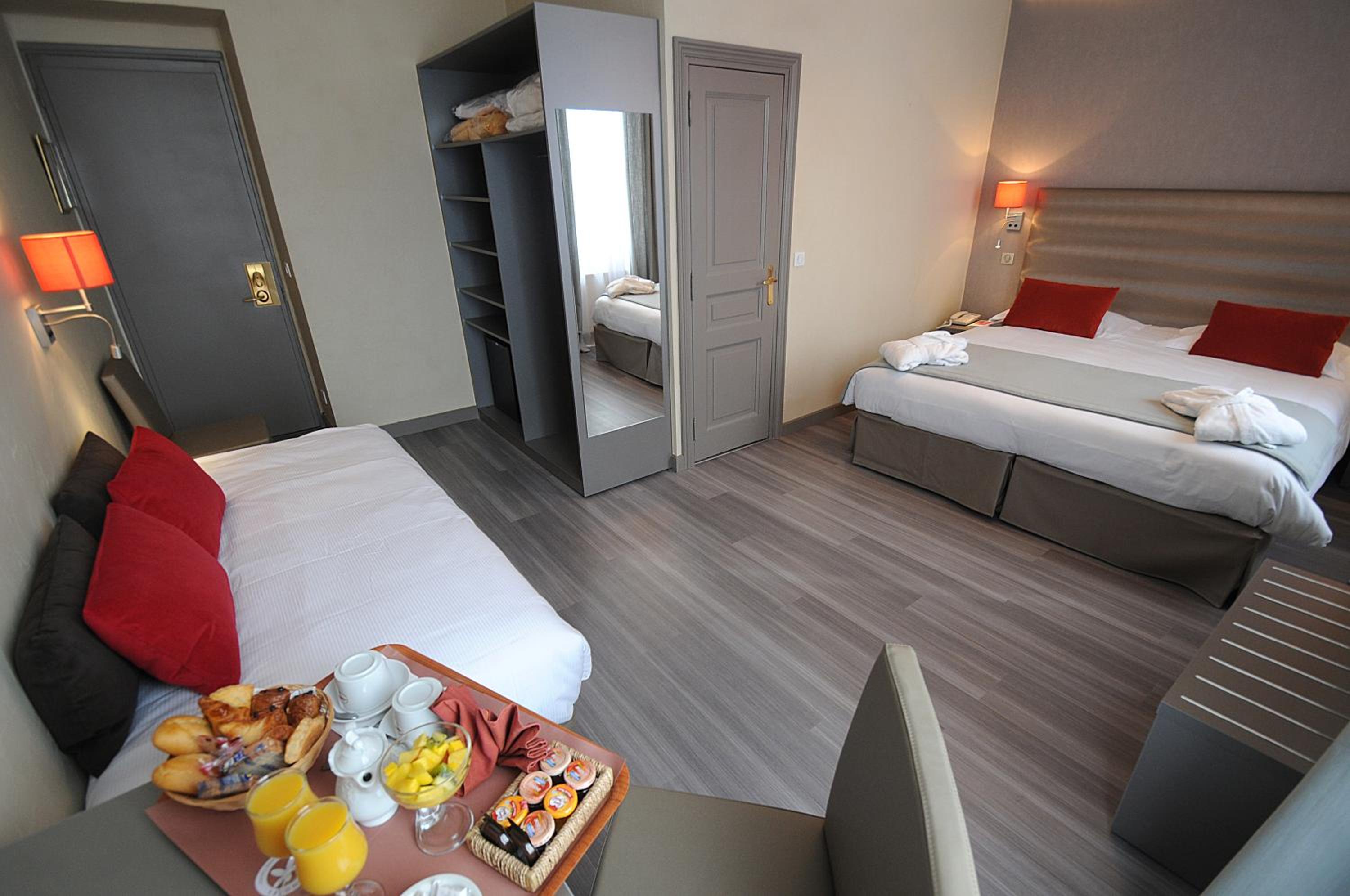Deluxe Triple Room - Photo 4