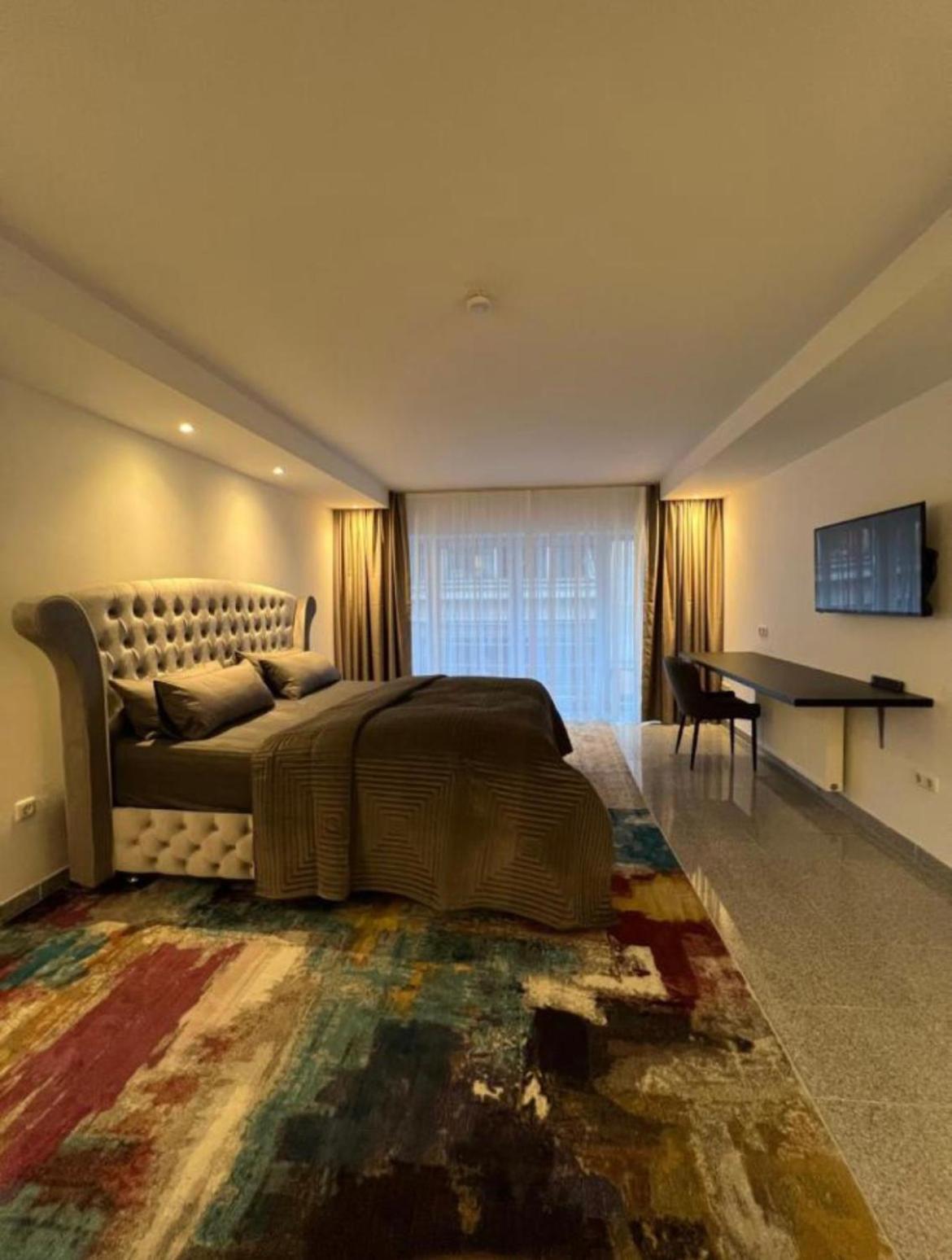 Deluxe Double Room with Extra Bed - Photo 1