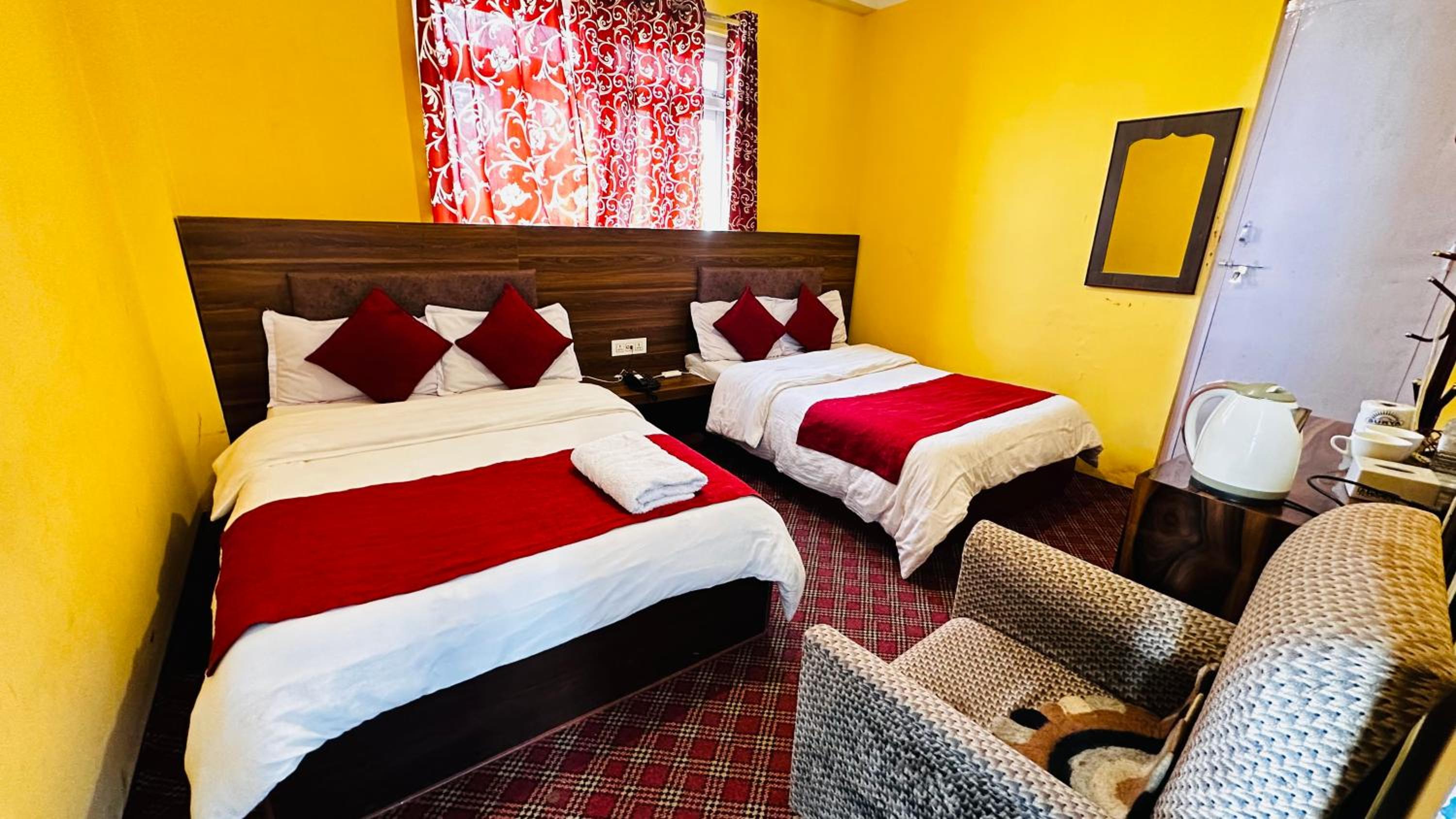 Deluxe Double Room with Two Double Beds photo 3