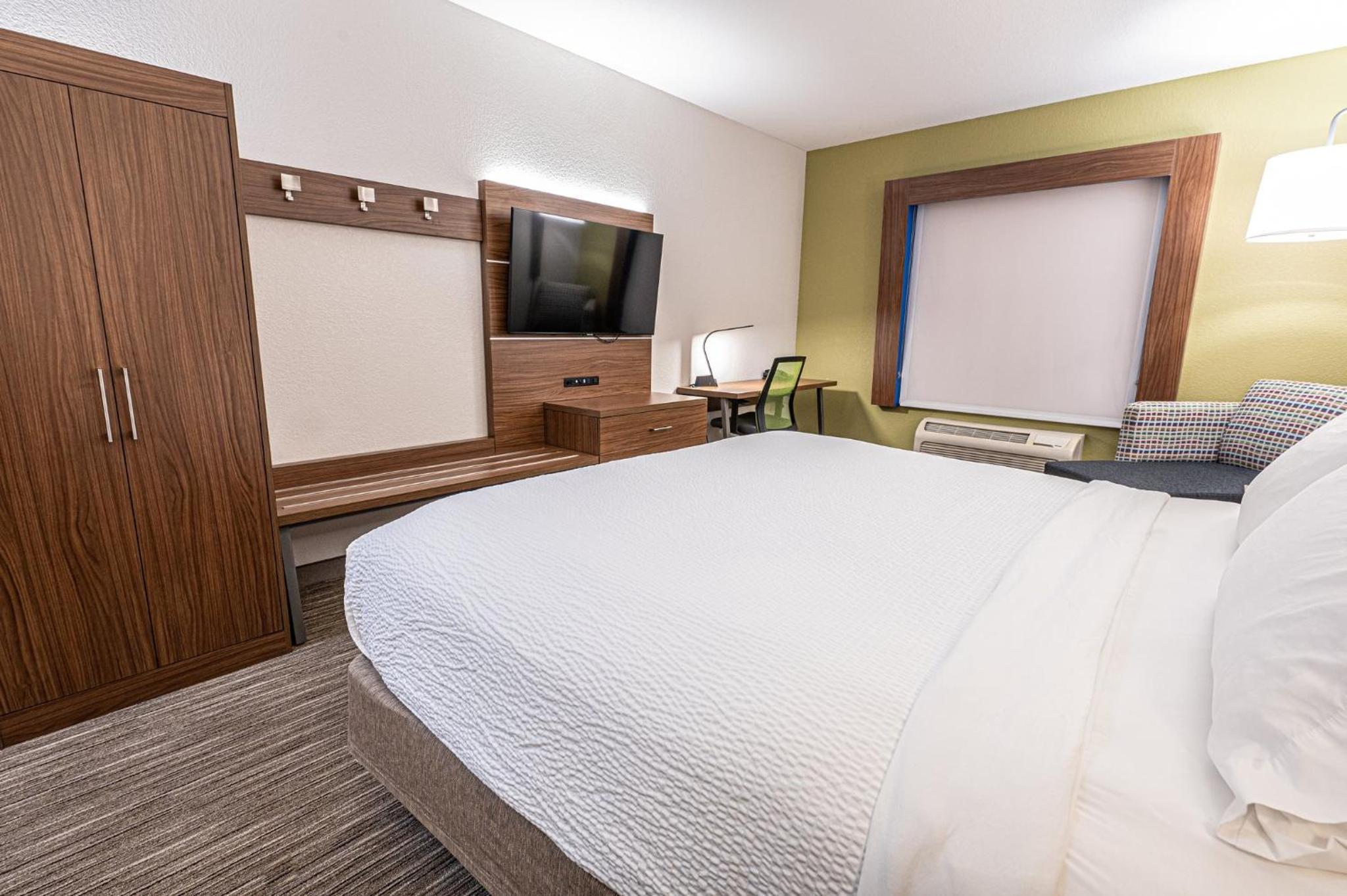 Standard King Room - Photo 2