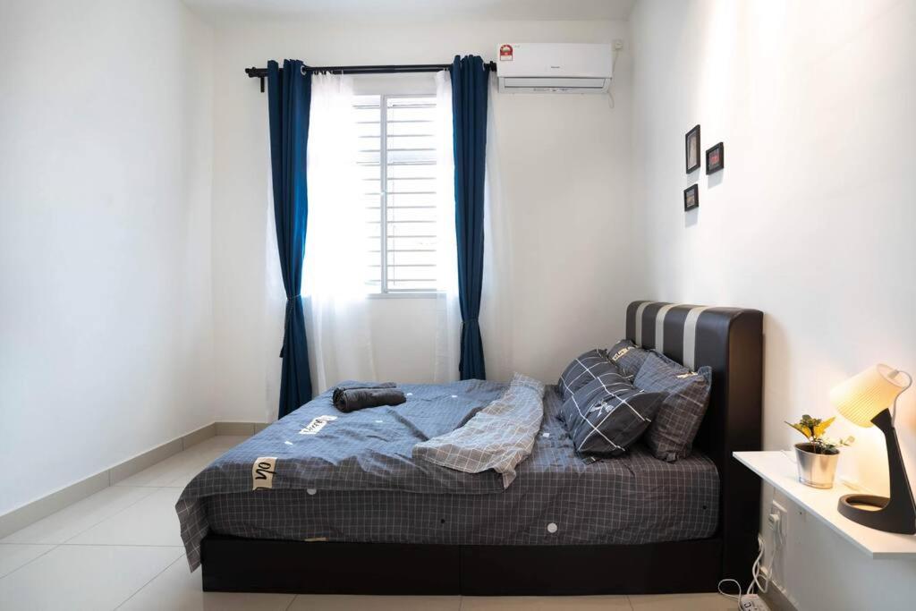 Four-Bedroom House photo 2