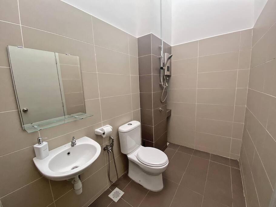 Four-Bedroom House photo 3